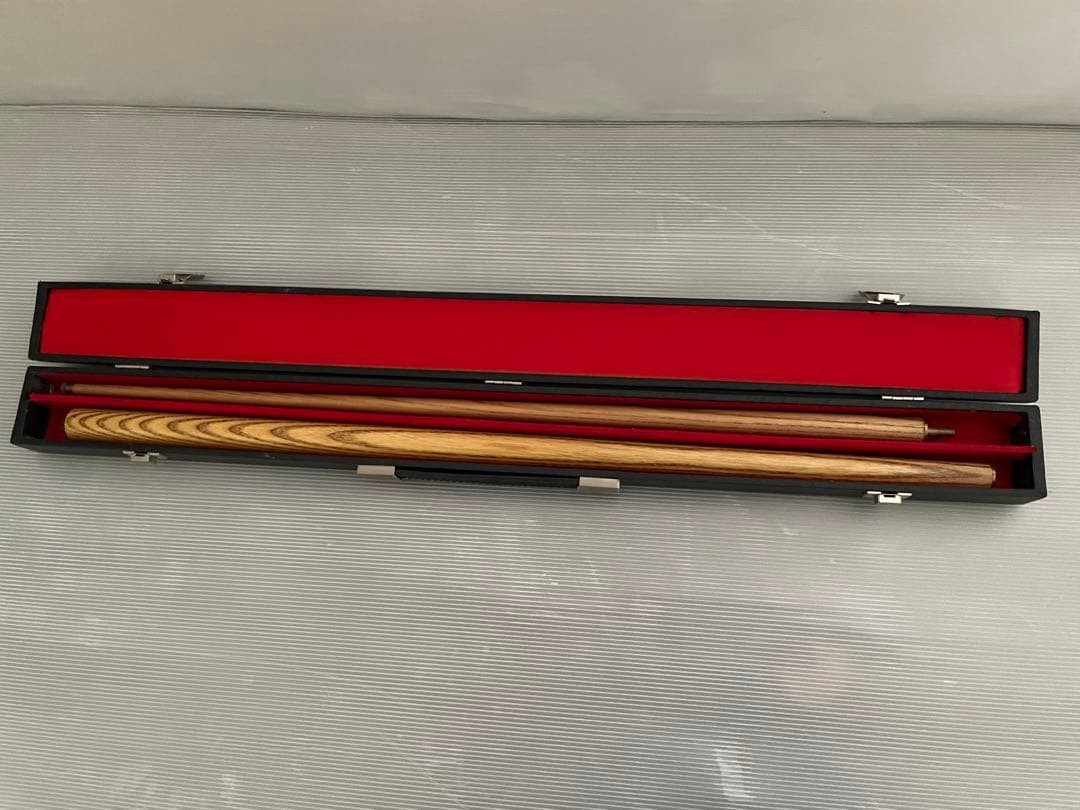 Billiard Cue Case Used No noticeable scratches lightweight black rr2