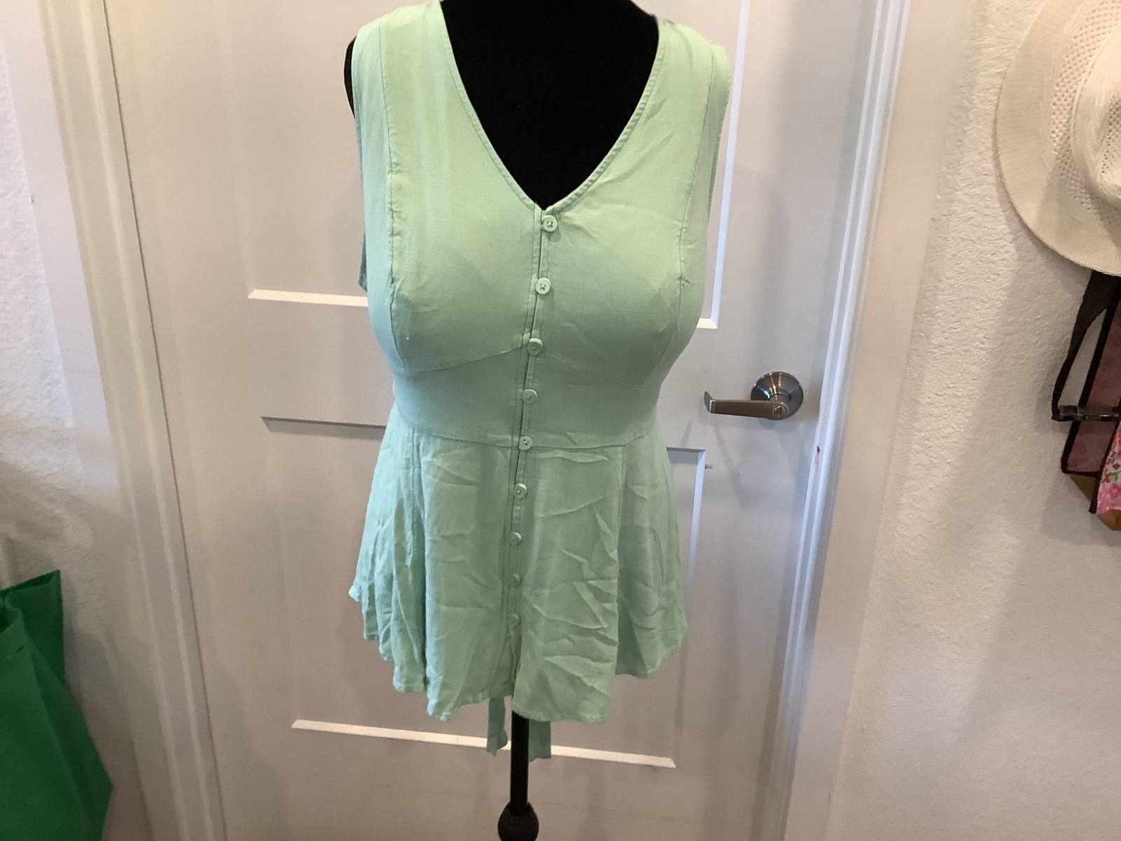 Womens top size 1 Torrid brand Ready for spring and summer very flattering