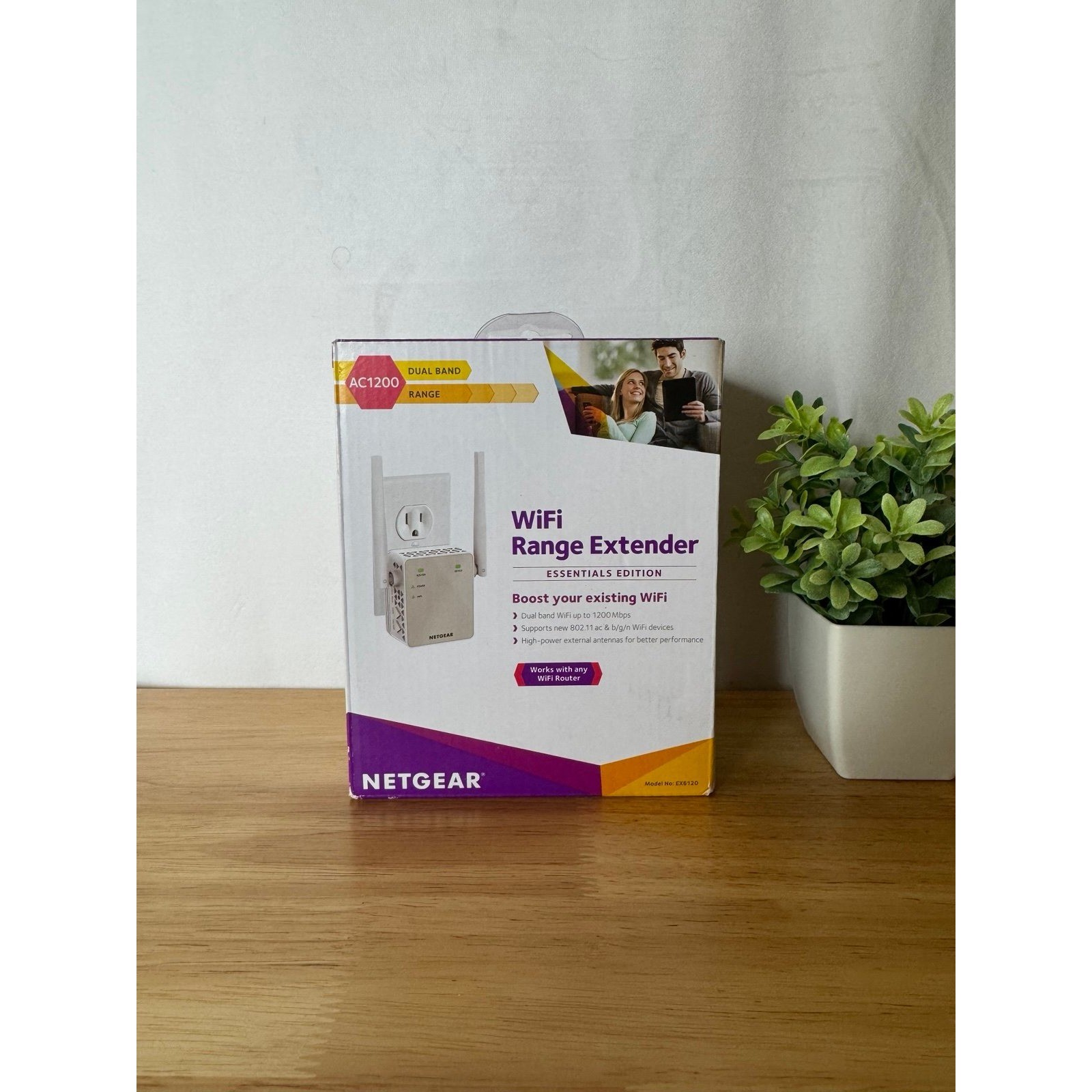 NETGEAR EX6120-100NAS AC1200 Dual Band WiFi Range Extender (OPEN BOX)