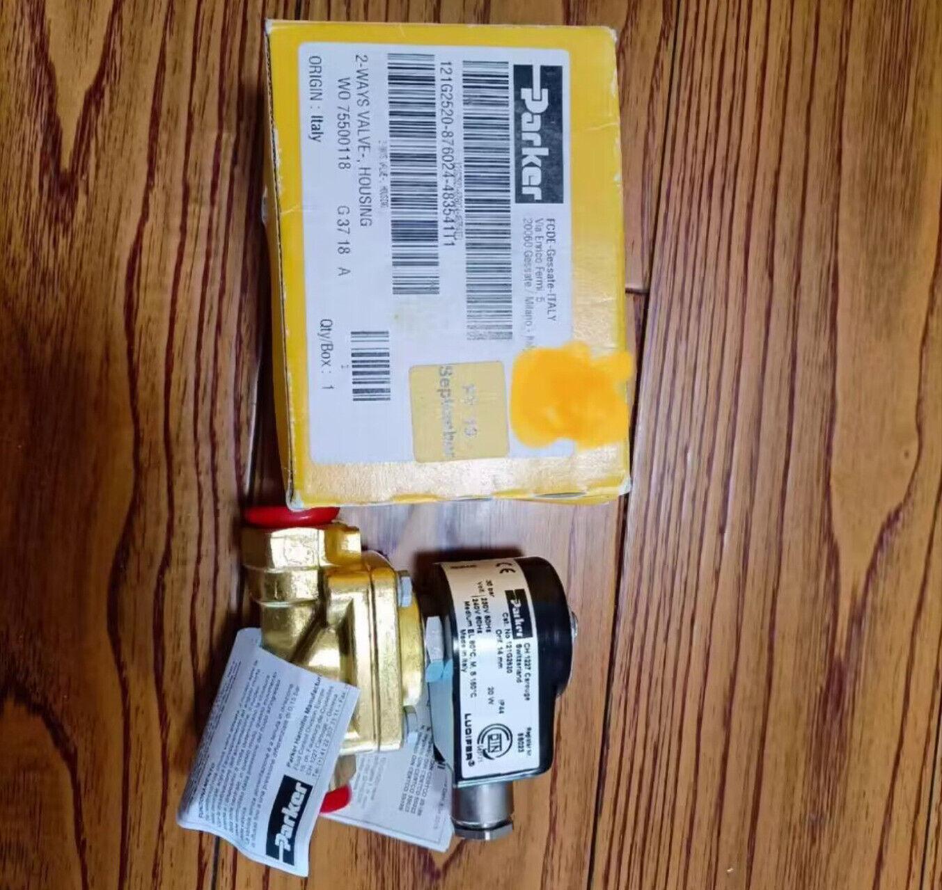 New Parker 121G2520  230V 2-Ways Valve Brand 1PC