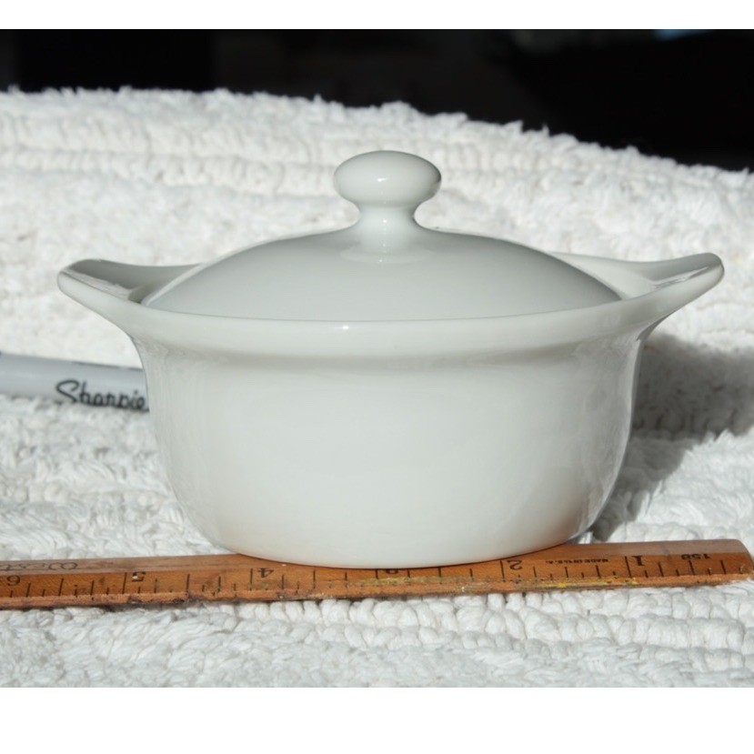 Mikasa Fine China Accent White K1006 Ramekin Bowl with Lid