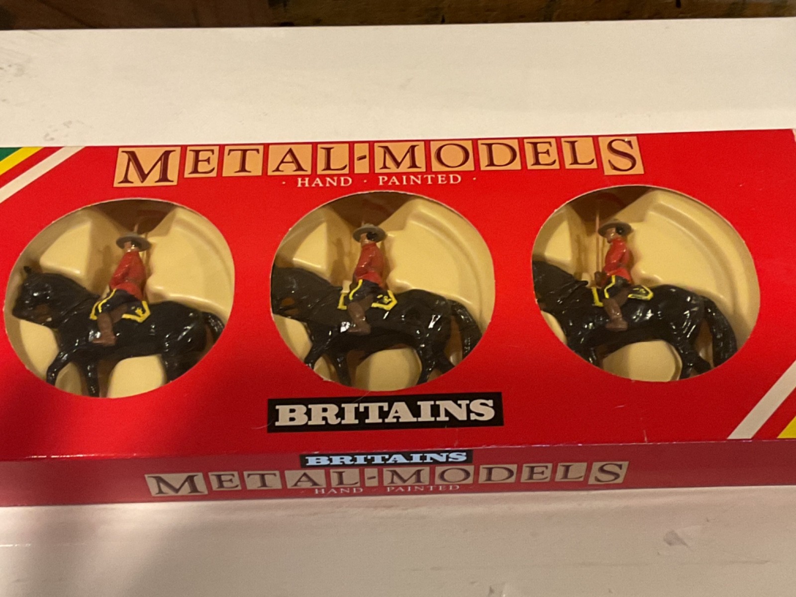Britain's metal models hand painted mounted horseguards set in orig box vin rare