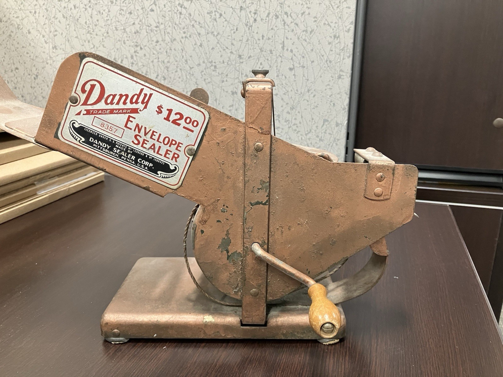 ENVELOPE SEALER -- Mailing Machine Dandy Sealer Corp