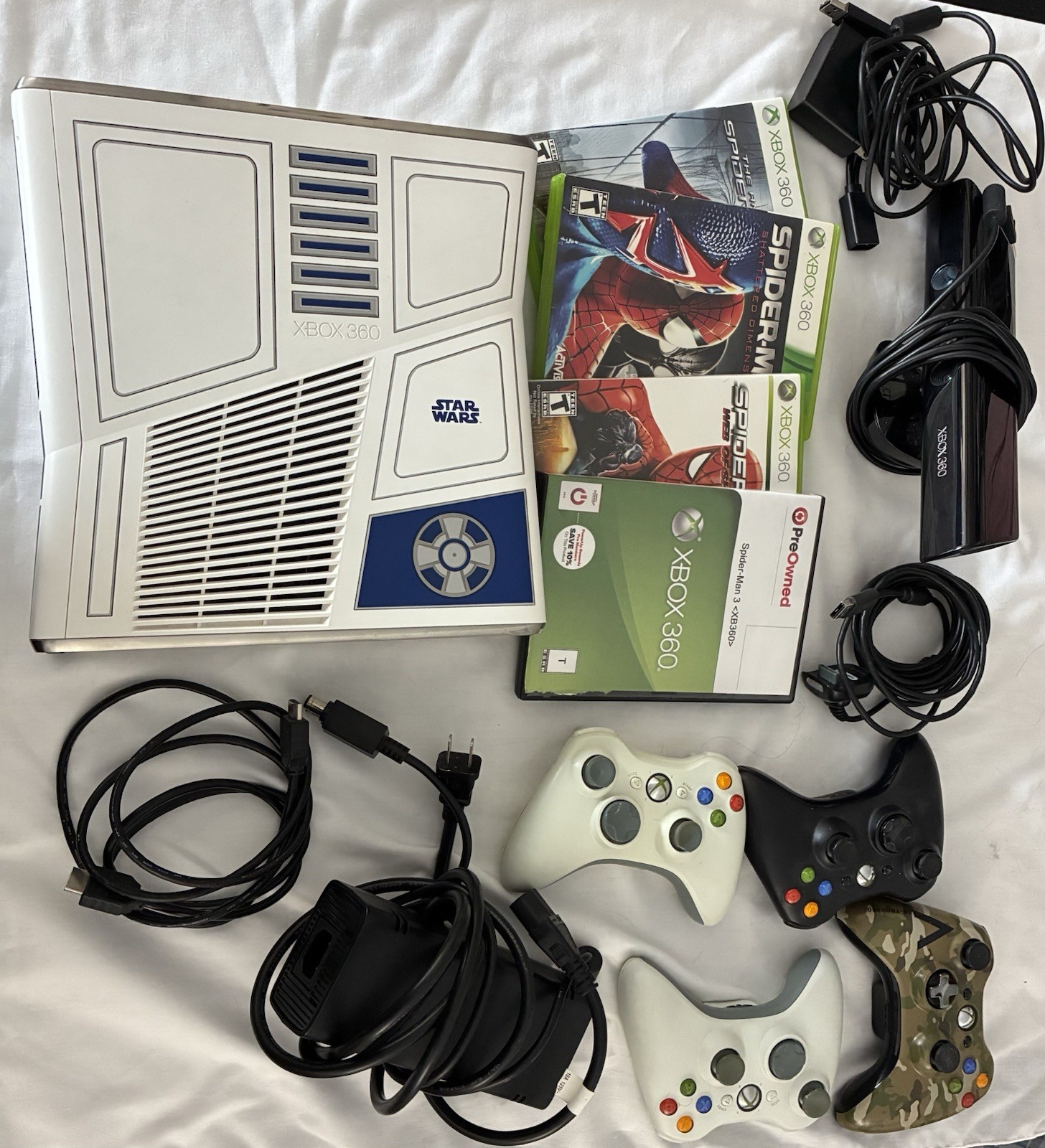 Xbox 360 Console R2D2 ed., Kinect, Controllers, Spider-Man games (hard to find)