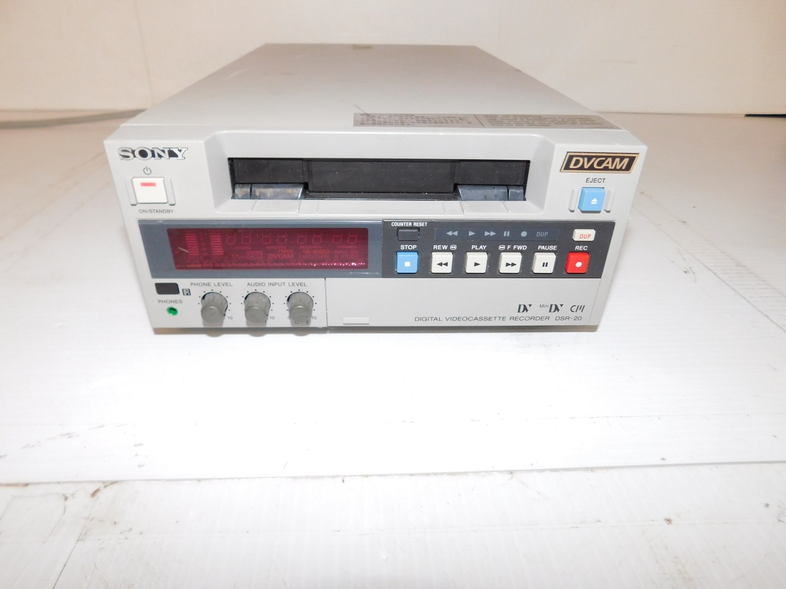 ^^ SONY DVCAM DIGITAL VIDEOCASSETTE RECORDER DSR-20 (PLM77)