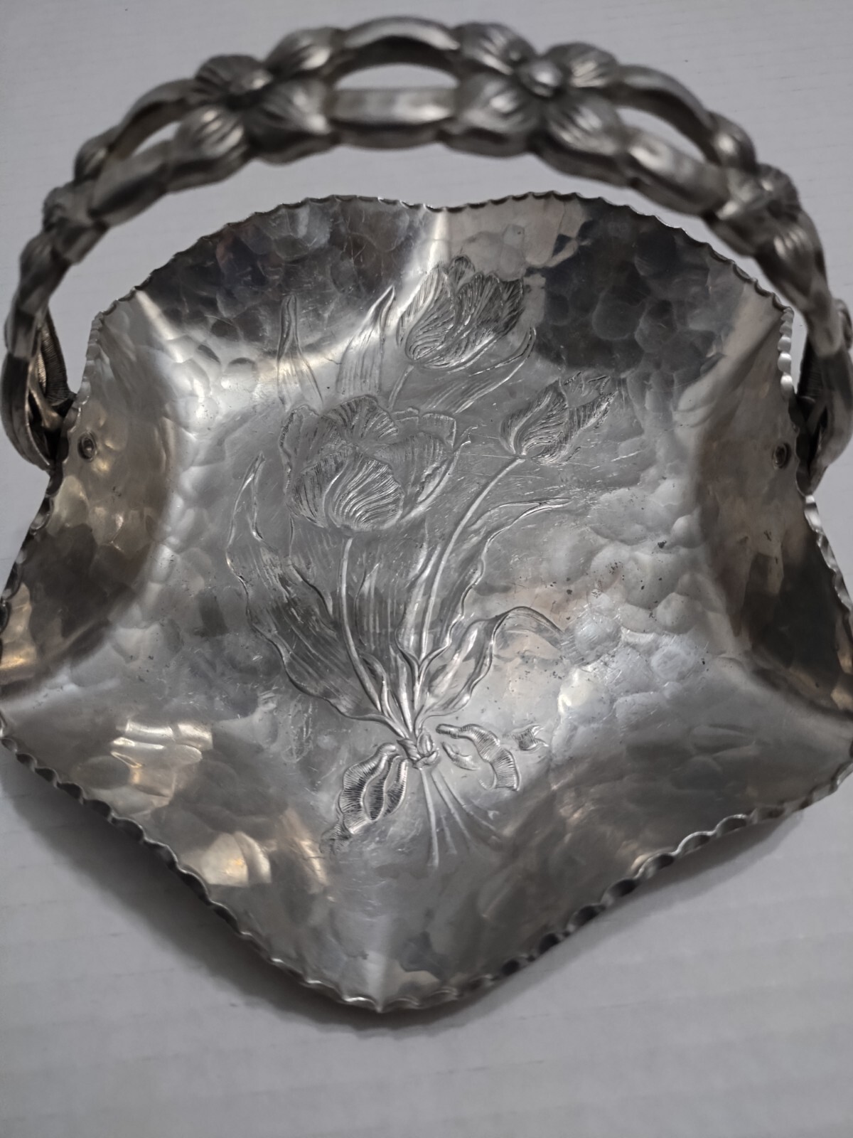 Vintage Basket Hand Wrought Rodney Kent Hammered Aluminum W/Handle Tulip 429