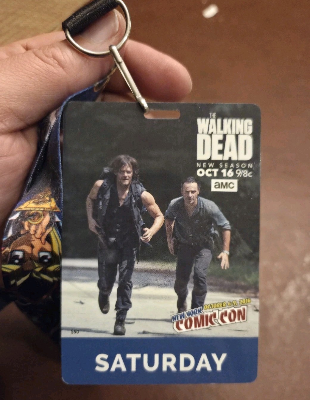 NYCC 2016 The WALKING DEAD Saturday Badge, RARE, Comic Con Exclusive🔥