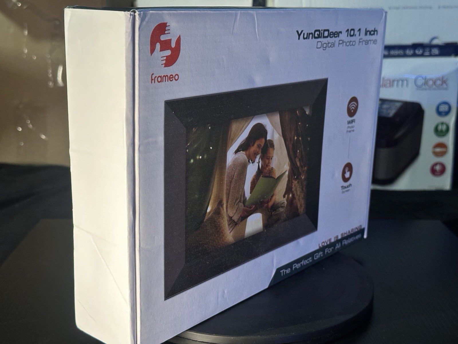 New/Open Box - Frameo YunQiDeer 10.1" WiFi Digital Picture Frame Touchscreen