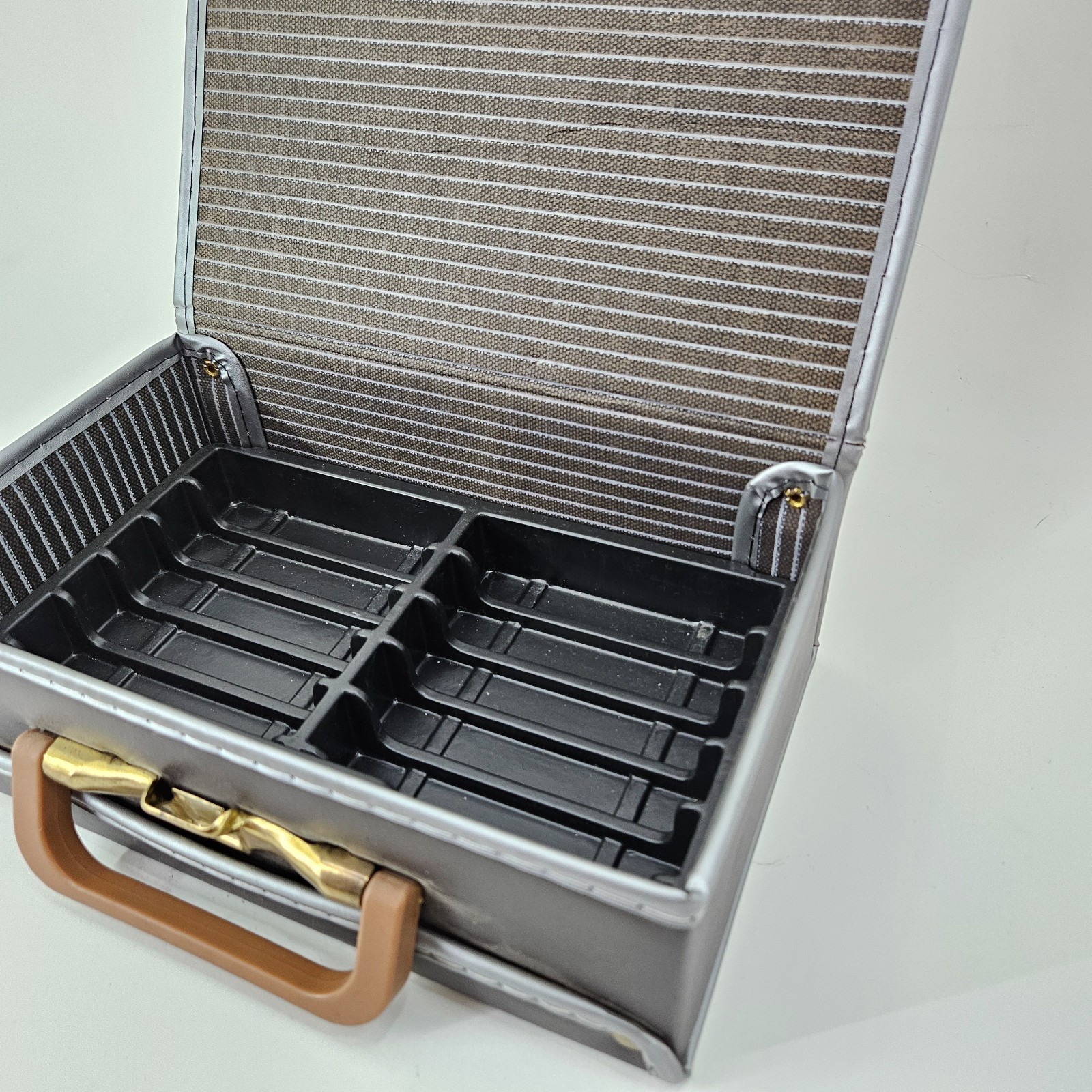 Vintage Cassette Tapes Storage 24 Slot Holder Container Carry Case black brown