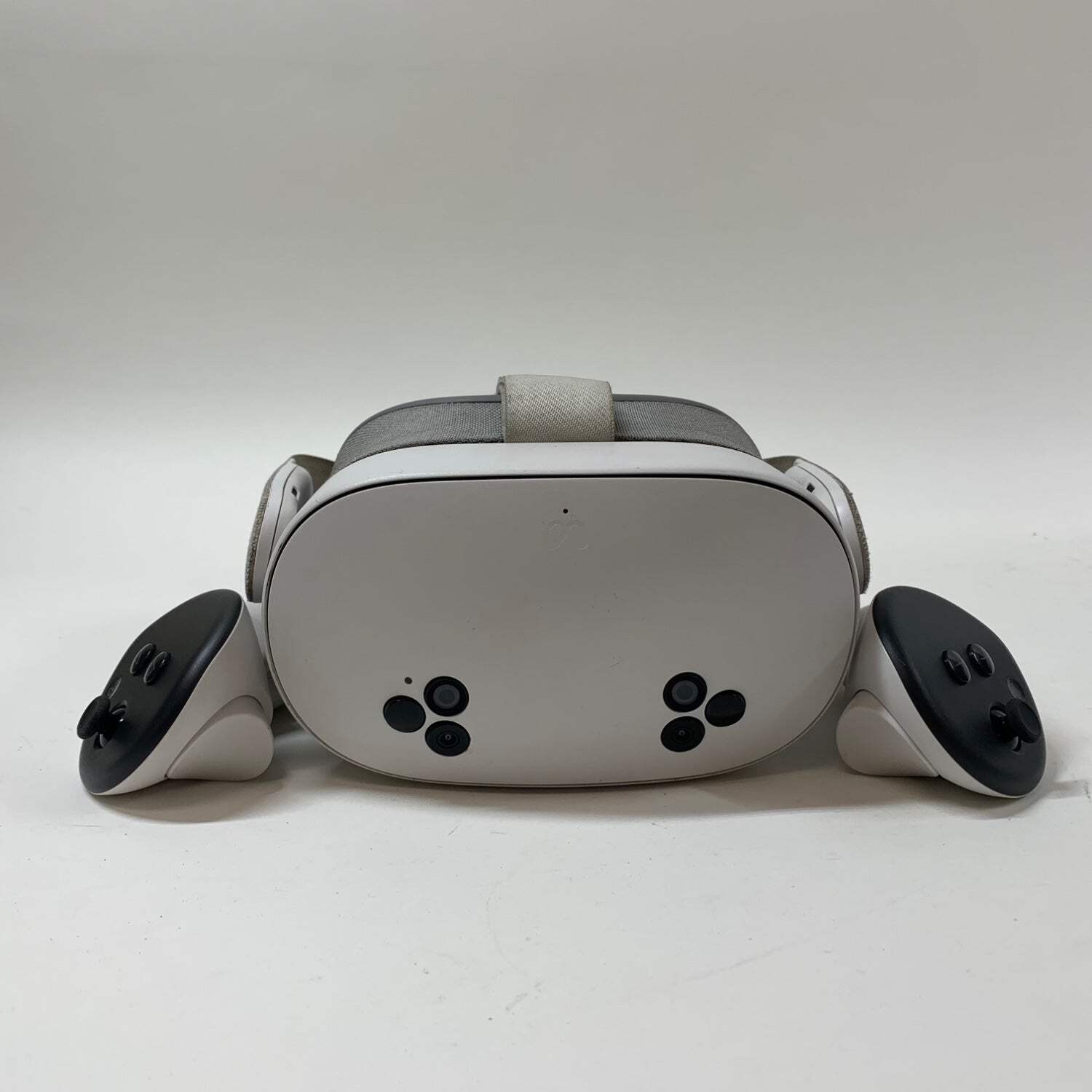 Meta Quest 3S 128GB Standalone All-in-One VR Headset P97 READ