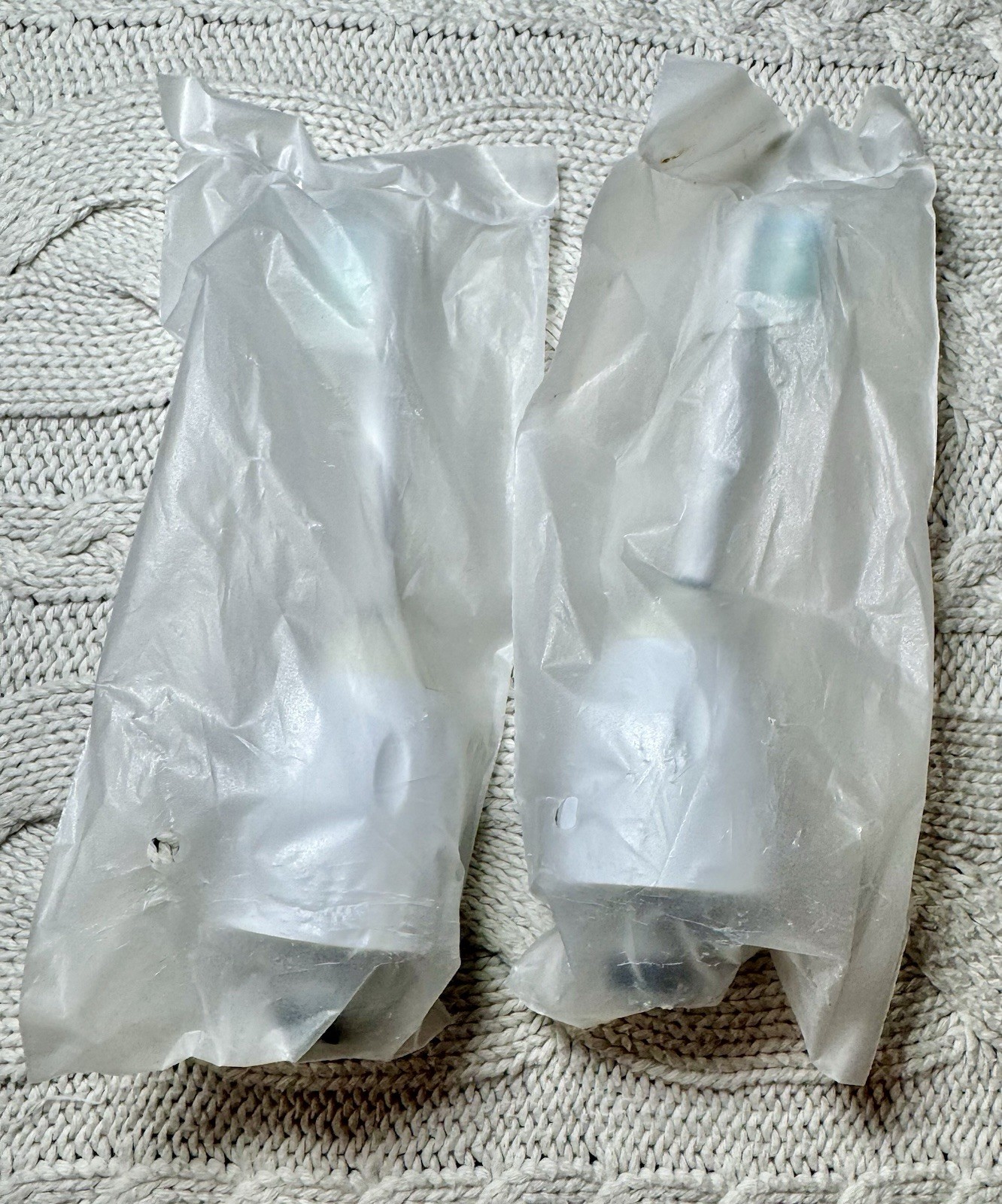 2 White Electric Toothbrush Replacement Heads