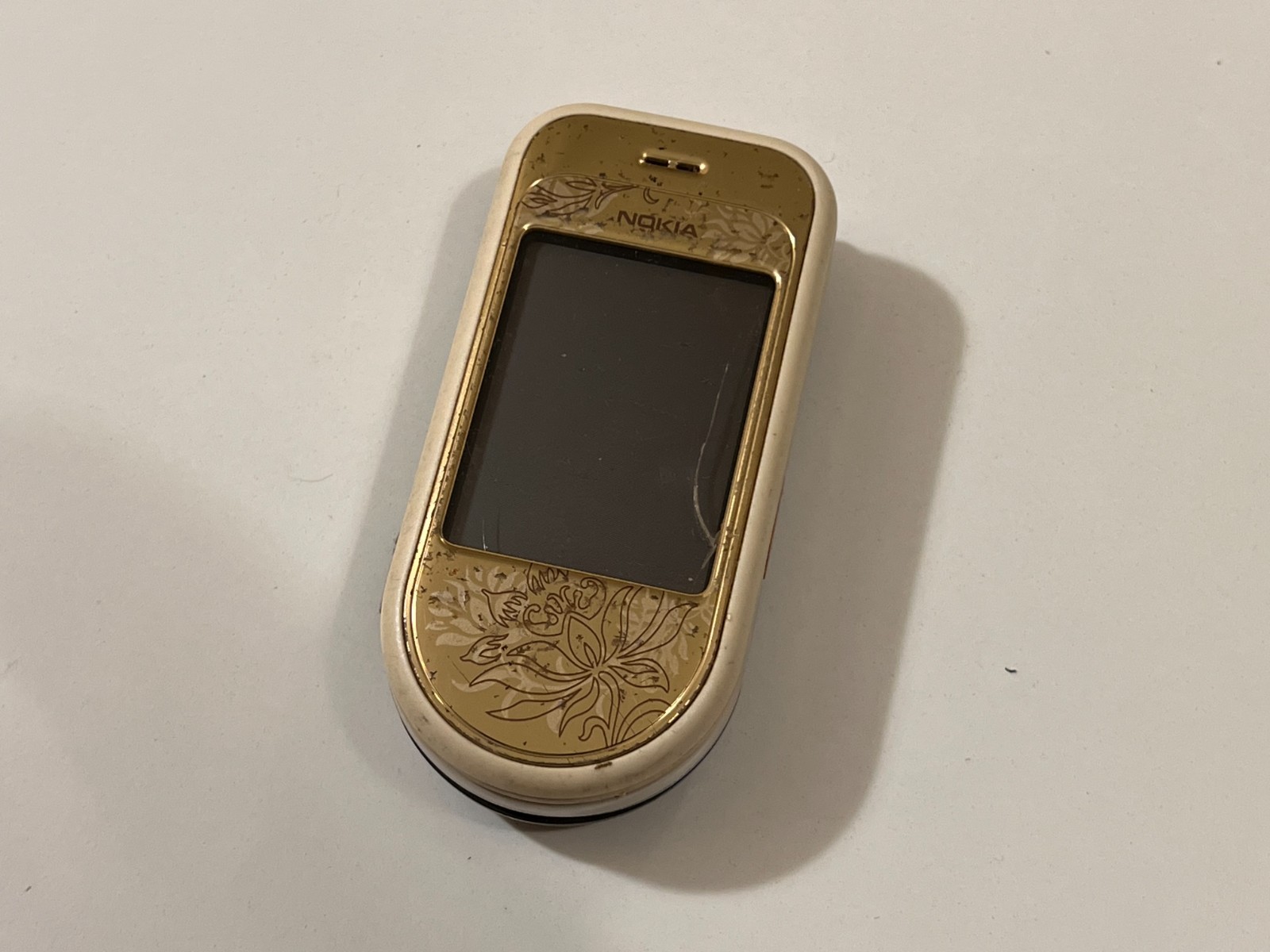 Nokia 7370 Vintage cell phone For parts