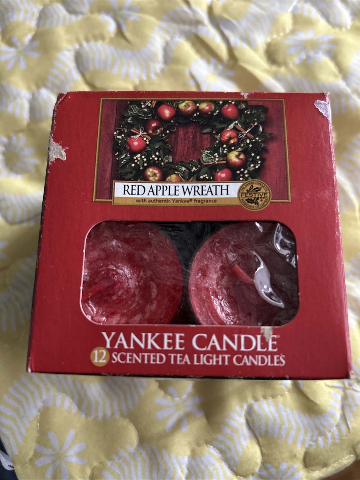 YANKEE CANDLE TEA LIGHTS "Red Apple Wreath" NEW NIB NOS 11 SCENTED TEALIGHTS