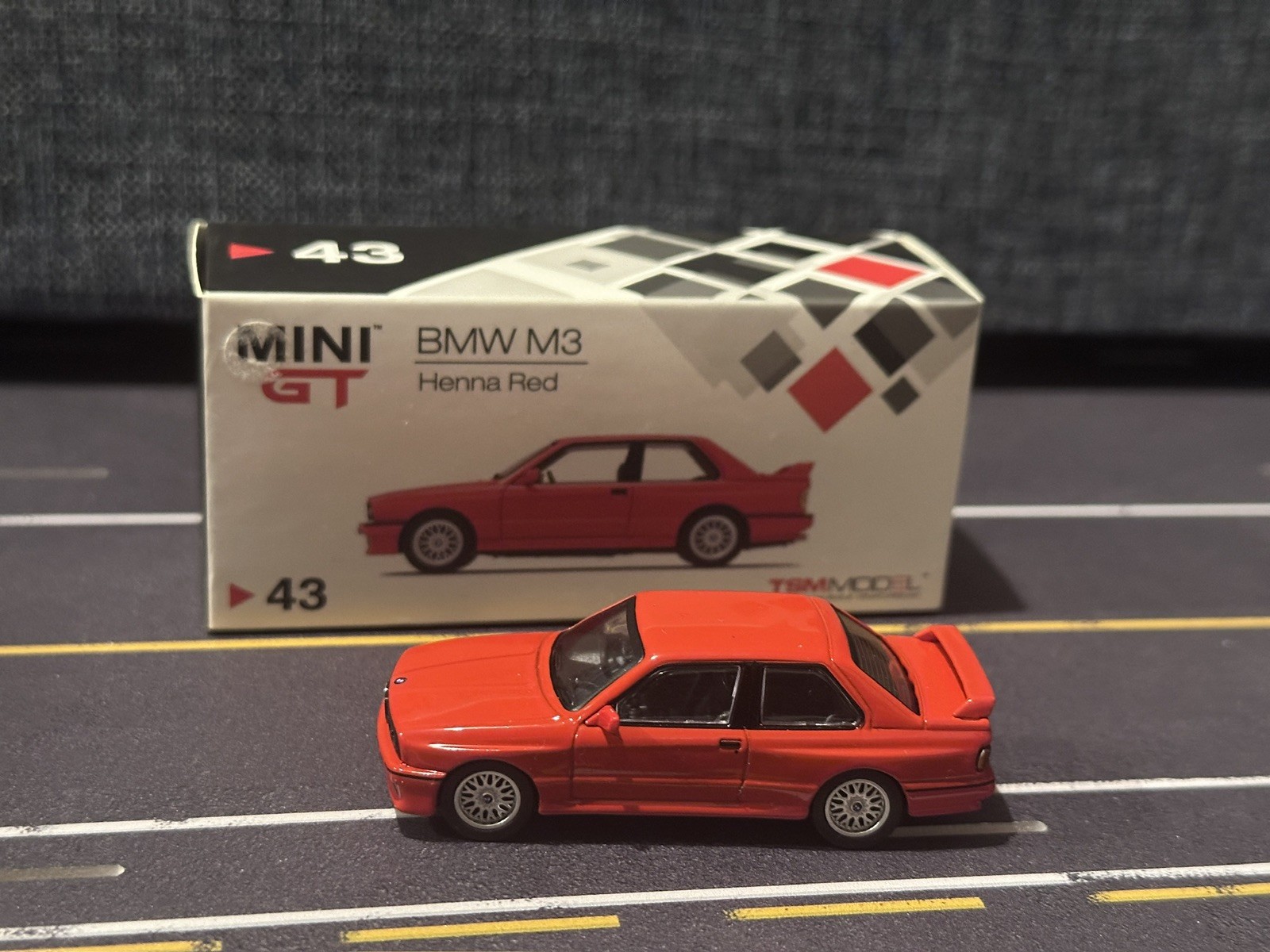 Mini GT 1/64 BMW M3 Henna Red MGT00043 RHD Unsealed