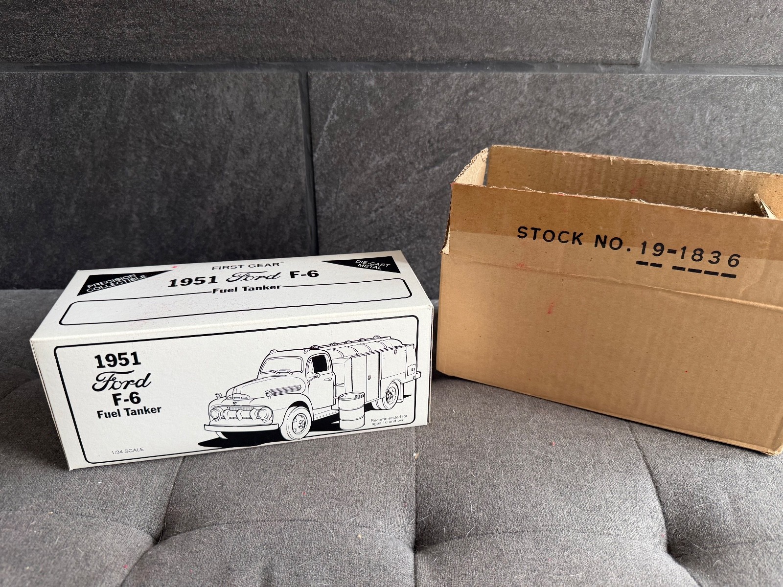 First Gear 19-1836 1951 Ford F-6 Tanker Texaco Colwell Oil #1 NIB