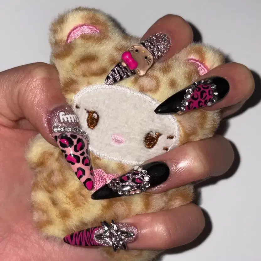 Gyaru Nail Art Sets with Customizable Parts