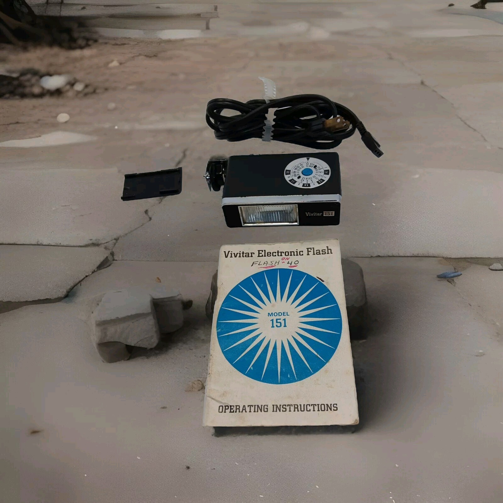 Vivitar 151 Electronic Flash For Camera Vintage Lot Un Tested 