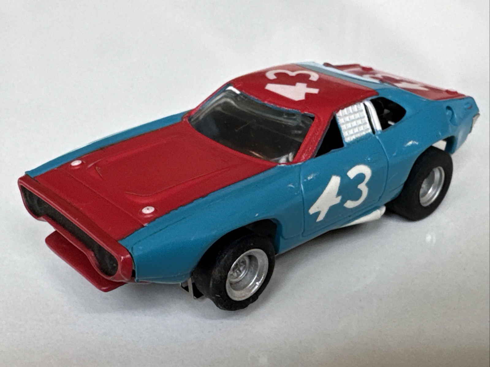 Aurora/AFX Plymouth Road Runner MAGNA-SONIC  #43 HO Slot Car BLUE /RED (1 Owner)