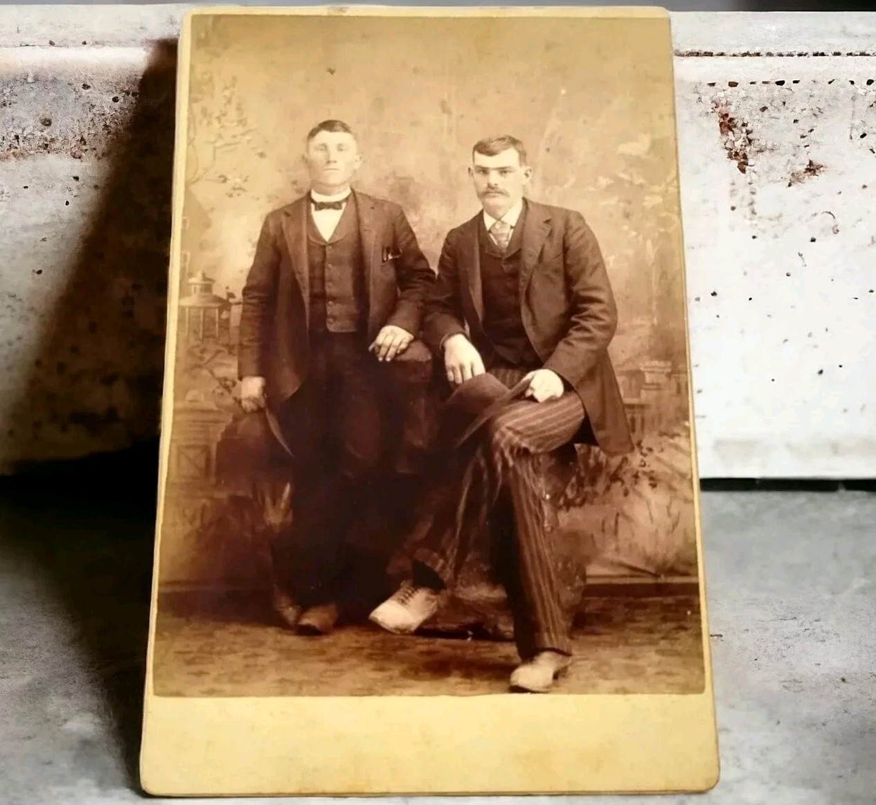 1800s Gentlemen Stripped Trousers & Derby Hats Cabinet Card Photo Original 