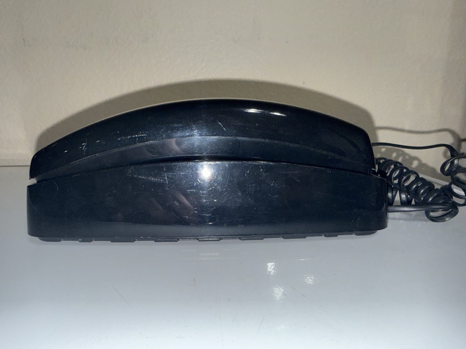 AT&T 210 Basic Trimline Corded Phone Single Line No AC Power Required Black