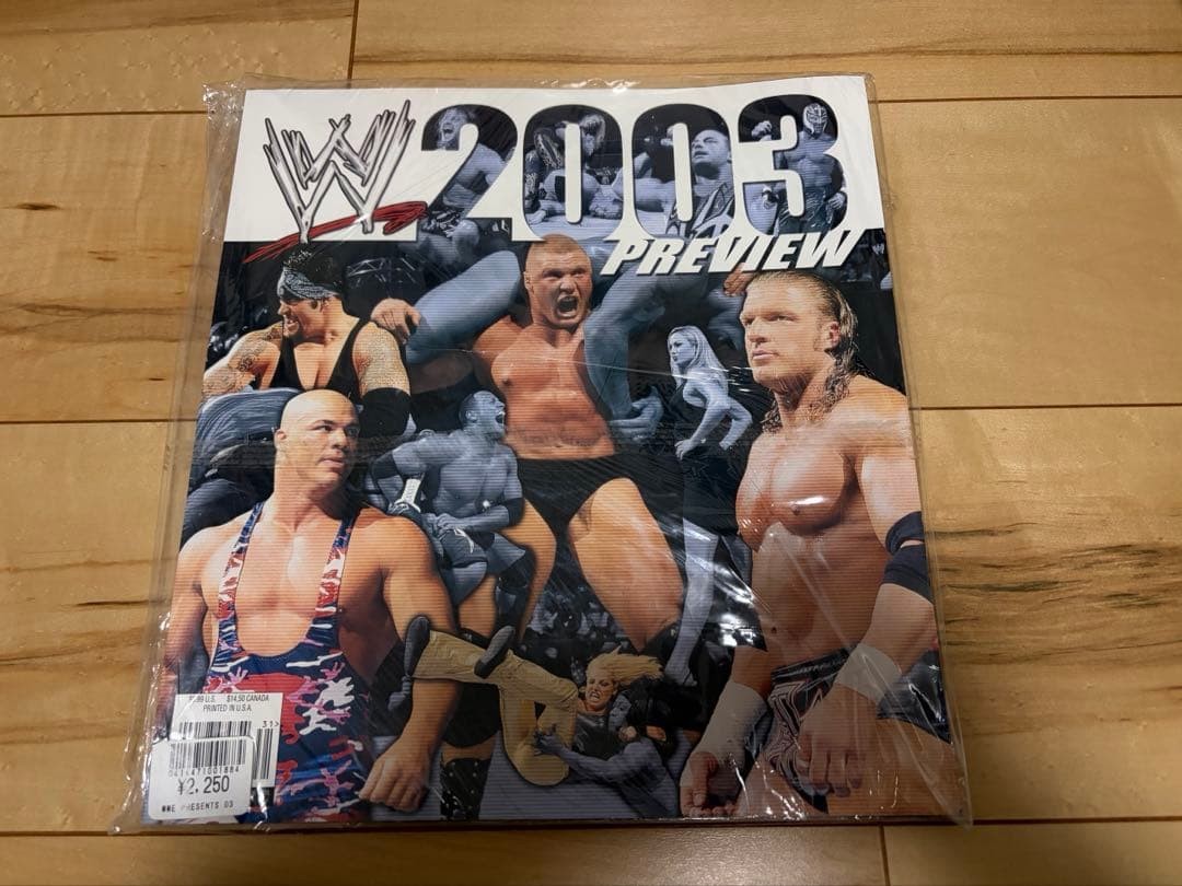 WWE P R E S E N T S 2003 Magazine