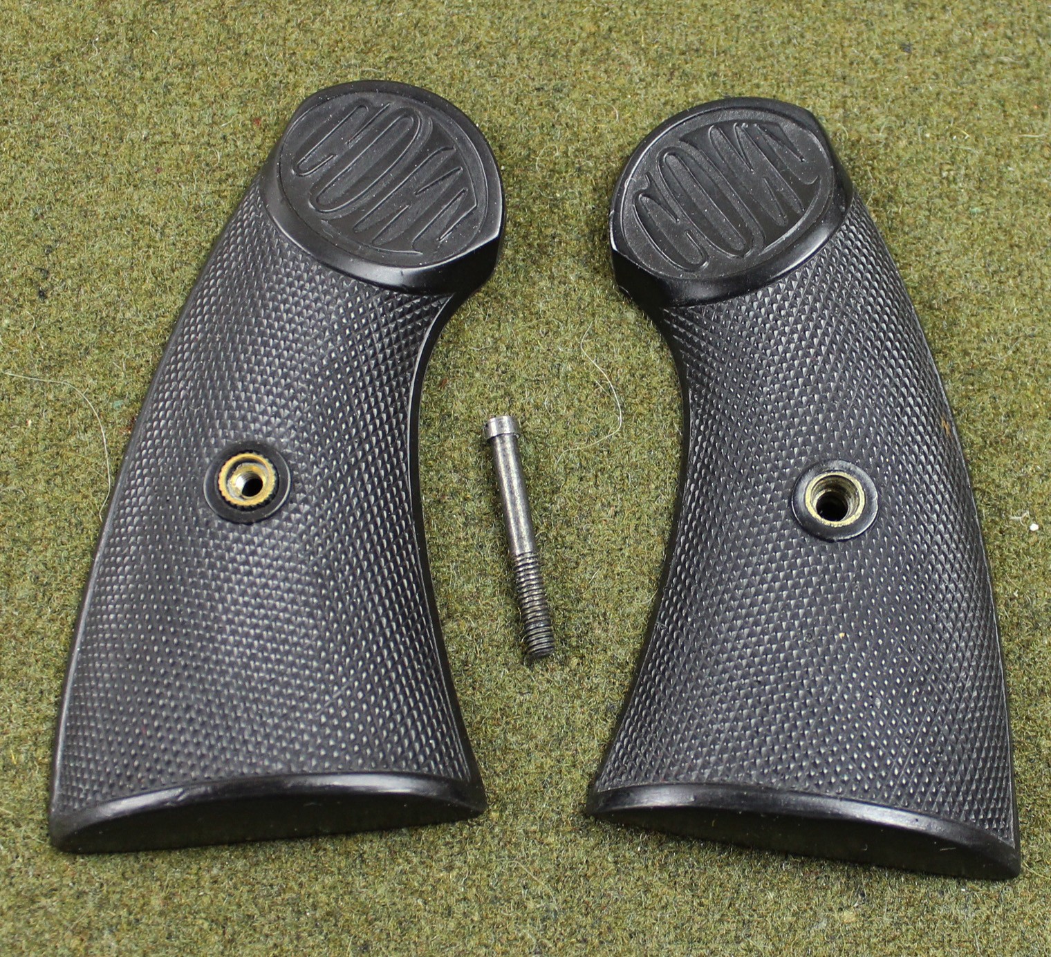 Authentic Colt New Service Vintage Factory Original Grips 85%