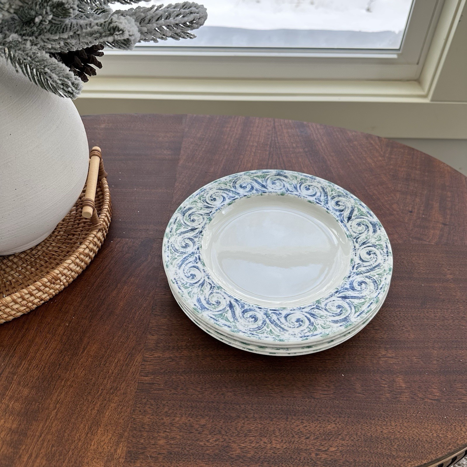 Wedgwood Scroll Accent luncheon plate, Amway Home collection 9” Lot Of 4