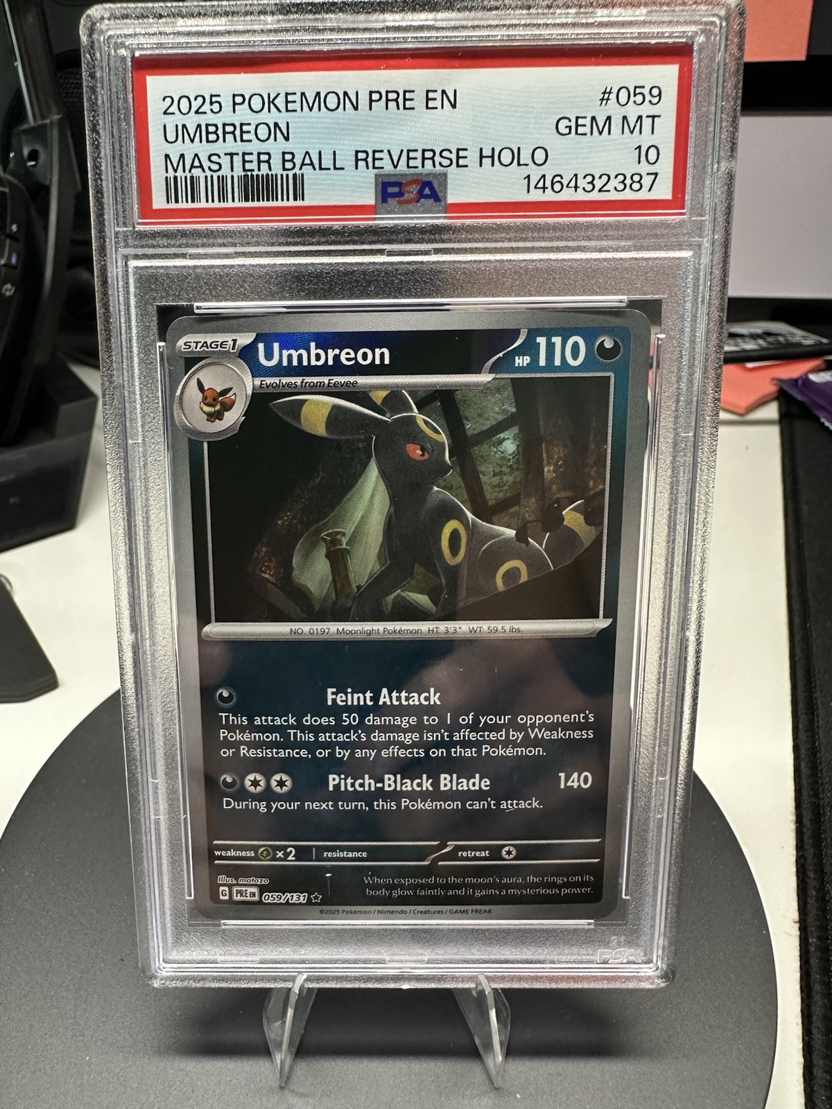 Pokémon TCG Umbreon Card 59/131 Prismatic Evolutions Masterball Reverse PSA 10