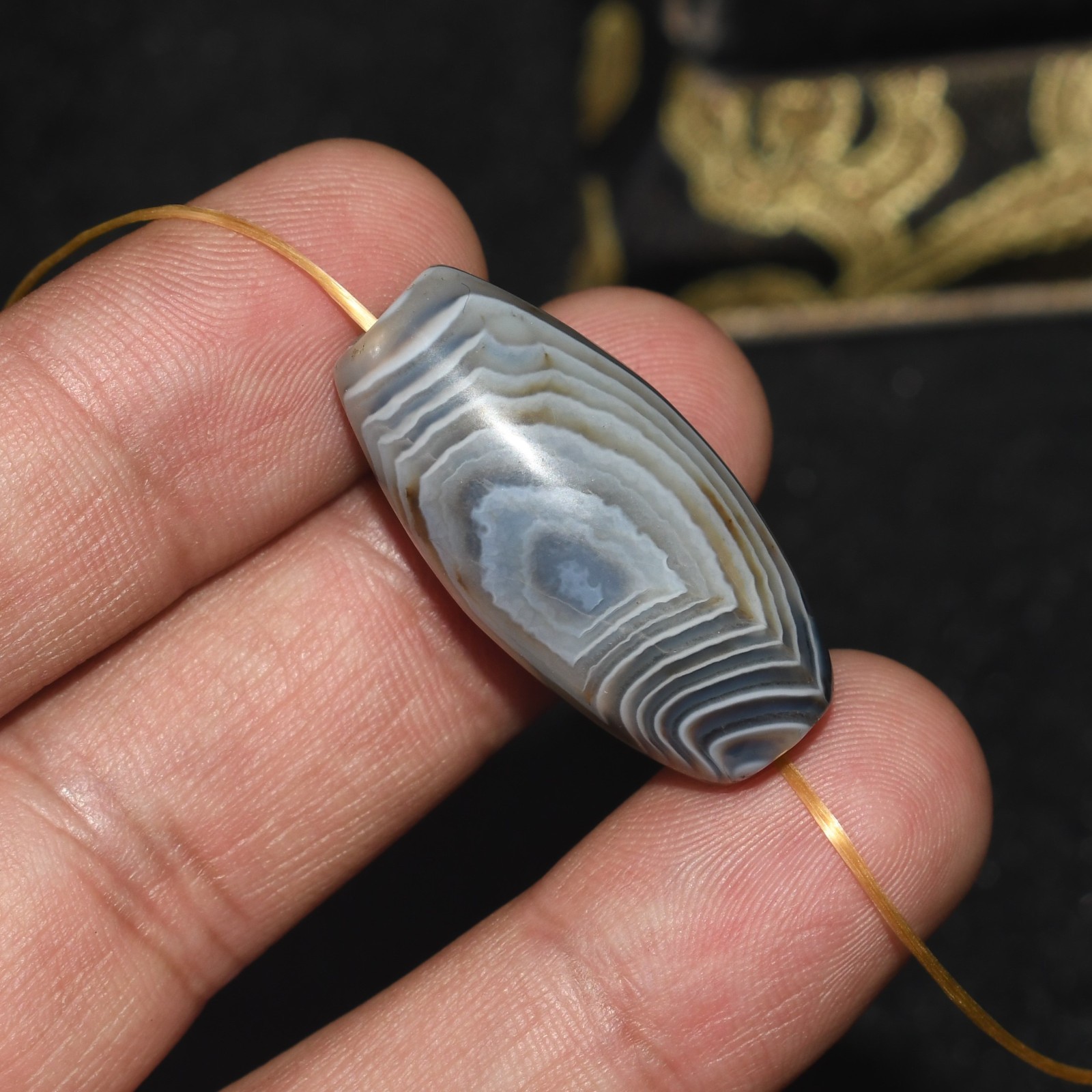 Antique Old Central Asian Banded Agate Stone Bead in good Condition with Eye