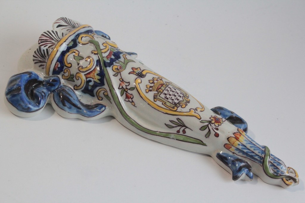 Wall-mounted earthenware flower holder from Desvres Fourmaintraux (75795)