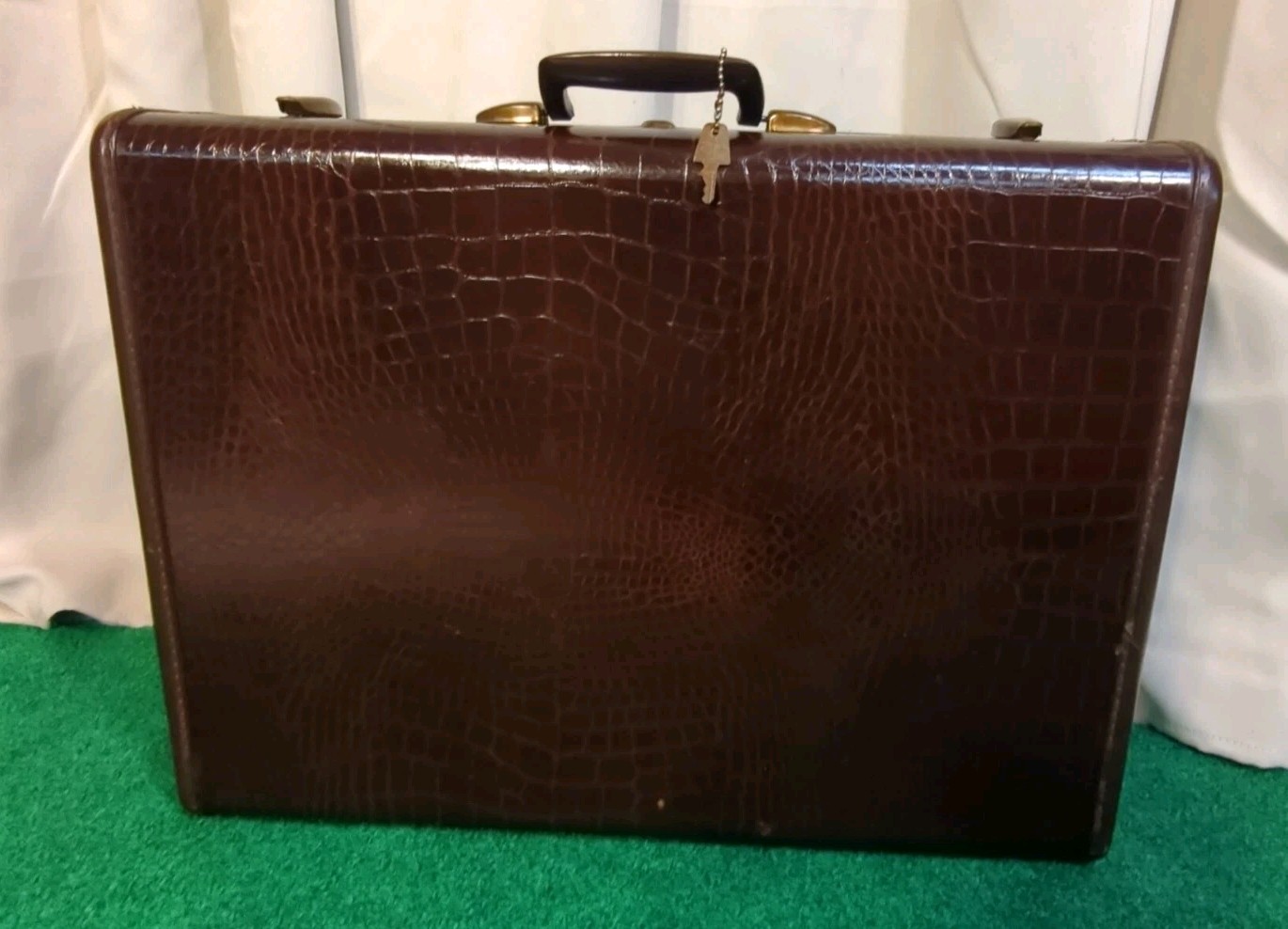 Vintage Samsonite Faux Alligator Suitcase Luggage Mid Century Key Brass 24x18x8
