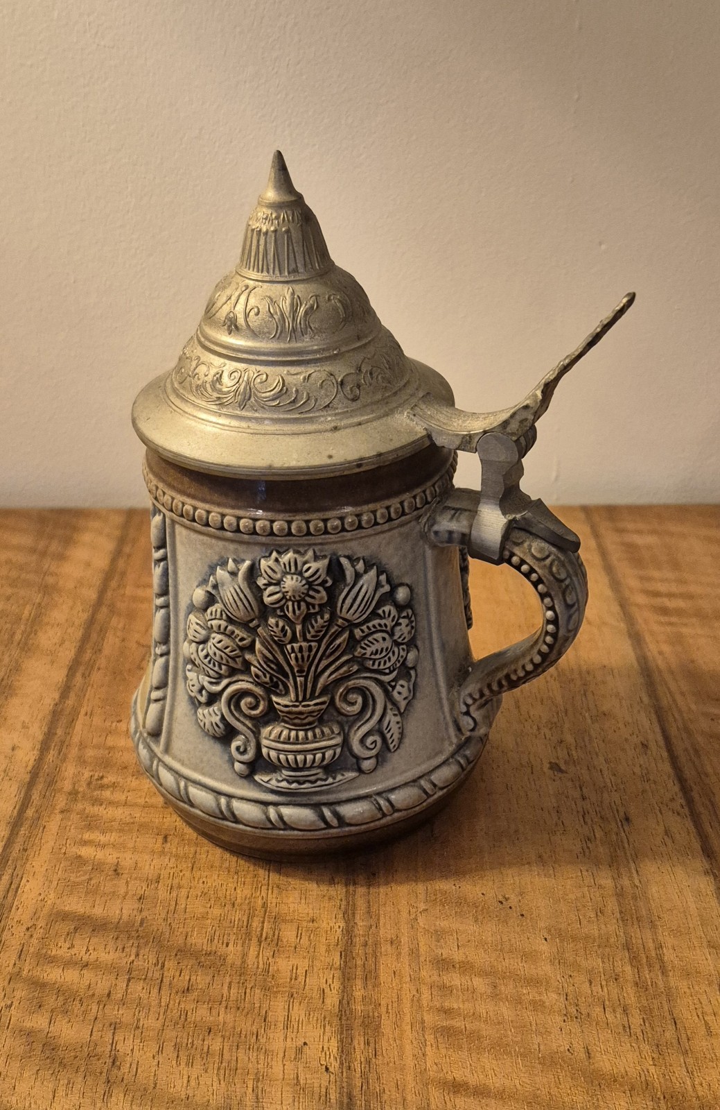 Original Vintage King 3 Austria Stein Tankard 408 1/4 Handmade Pewter Handmade 