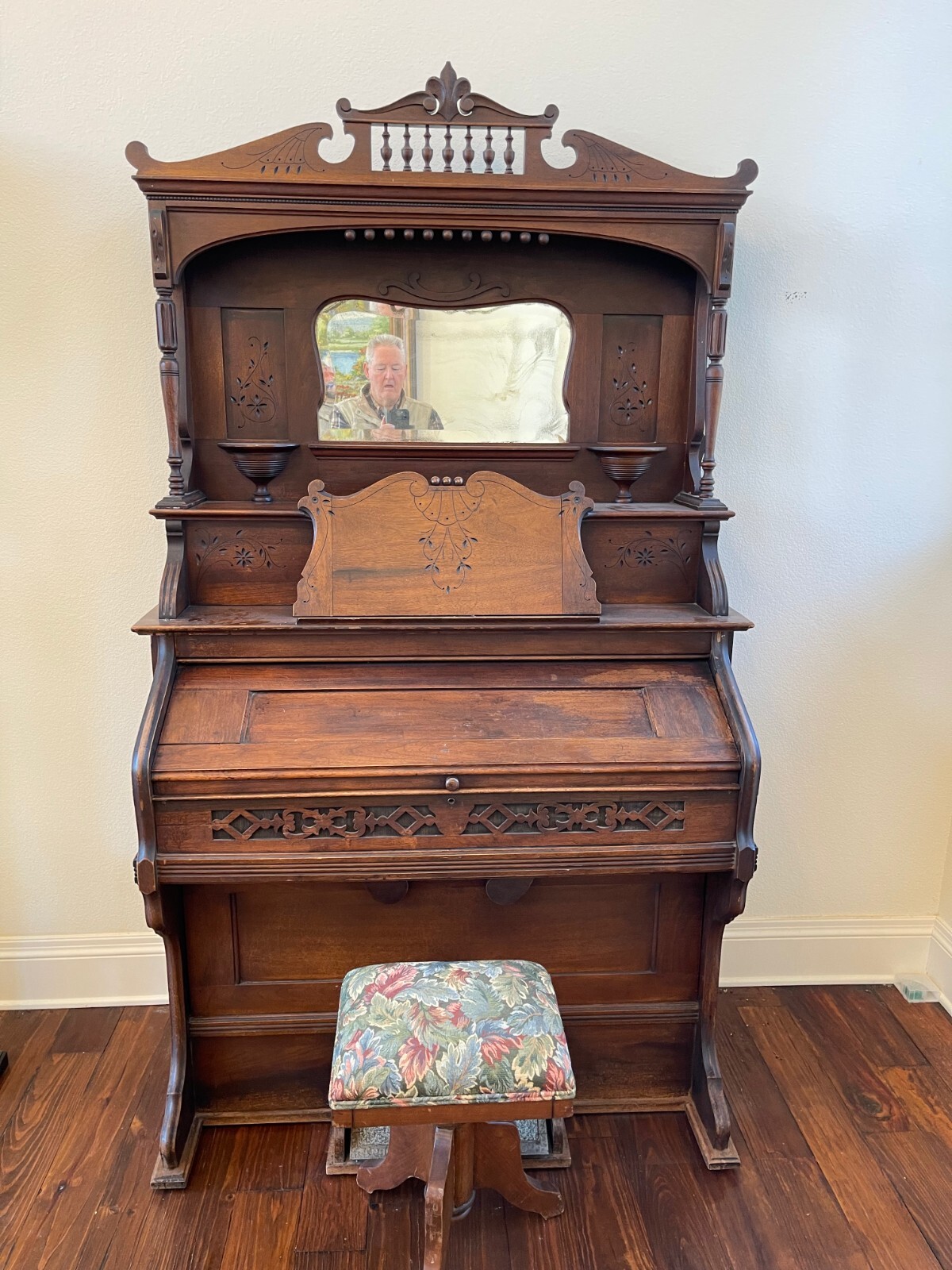 1880's Packard Model Parlor Organ in good condition - Reduced price!