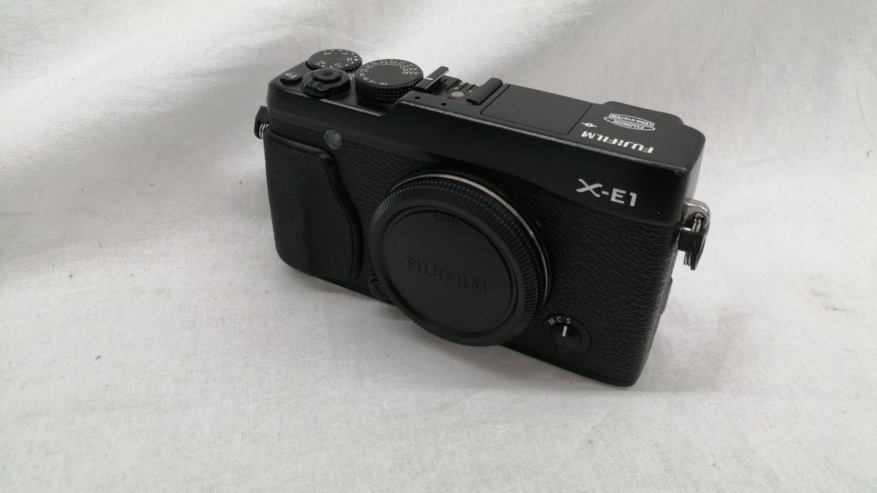 Fujifilm X-E1 Mirrorless Camera Body 16MP APS-C Used Comes with Box From Japan