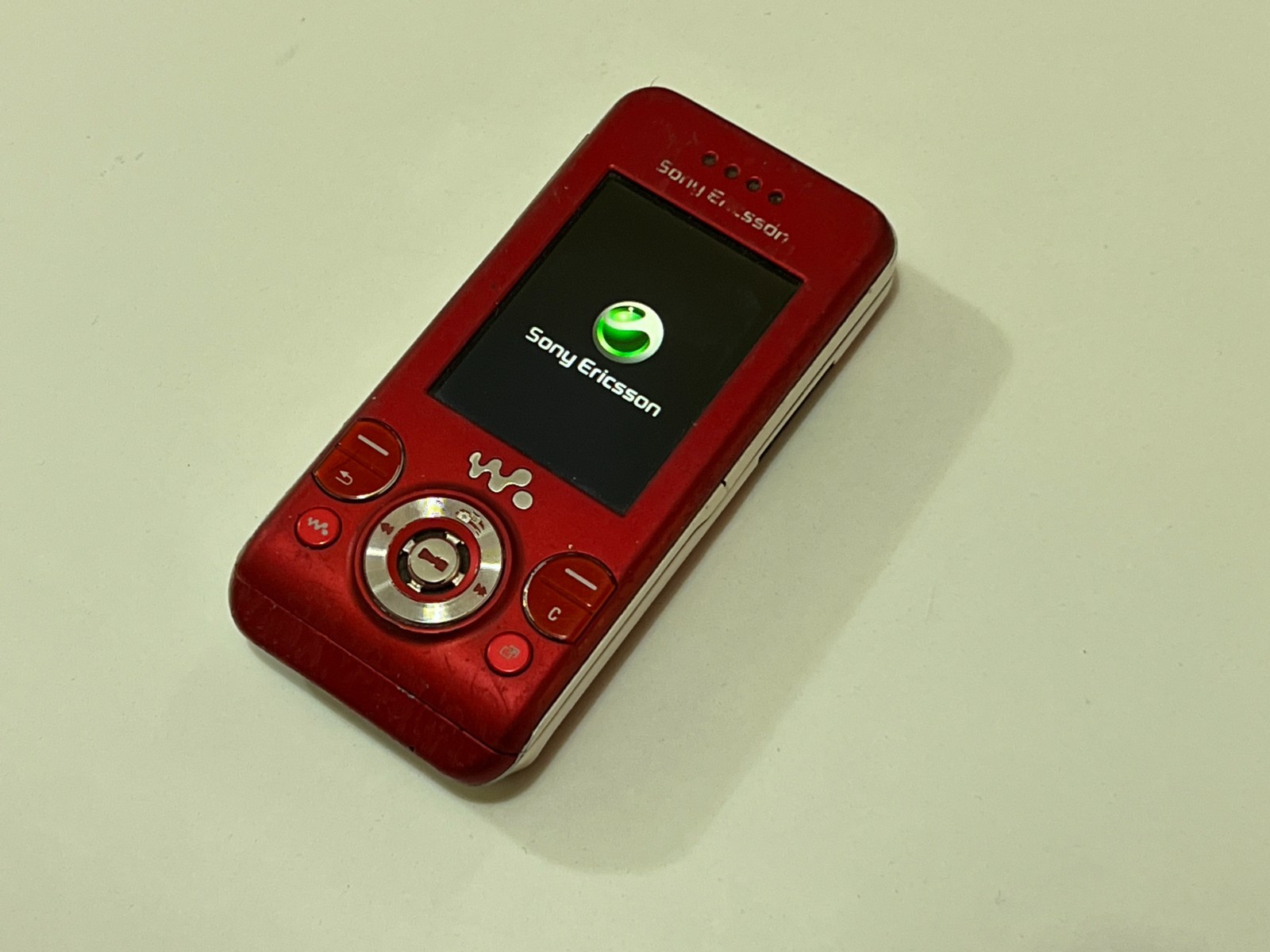 Rare Sony Ericsson W580i Red  – Unlocked vintage cell phones
