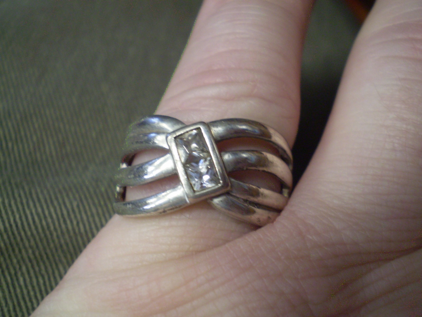 925 Sterling Silver Ladies Men's Cubic Zirconia Cluster Ring         4.6 grams