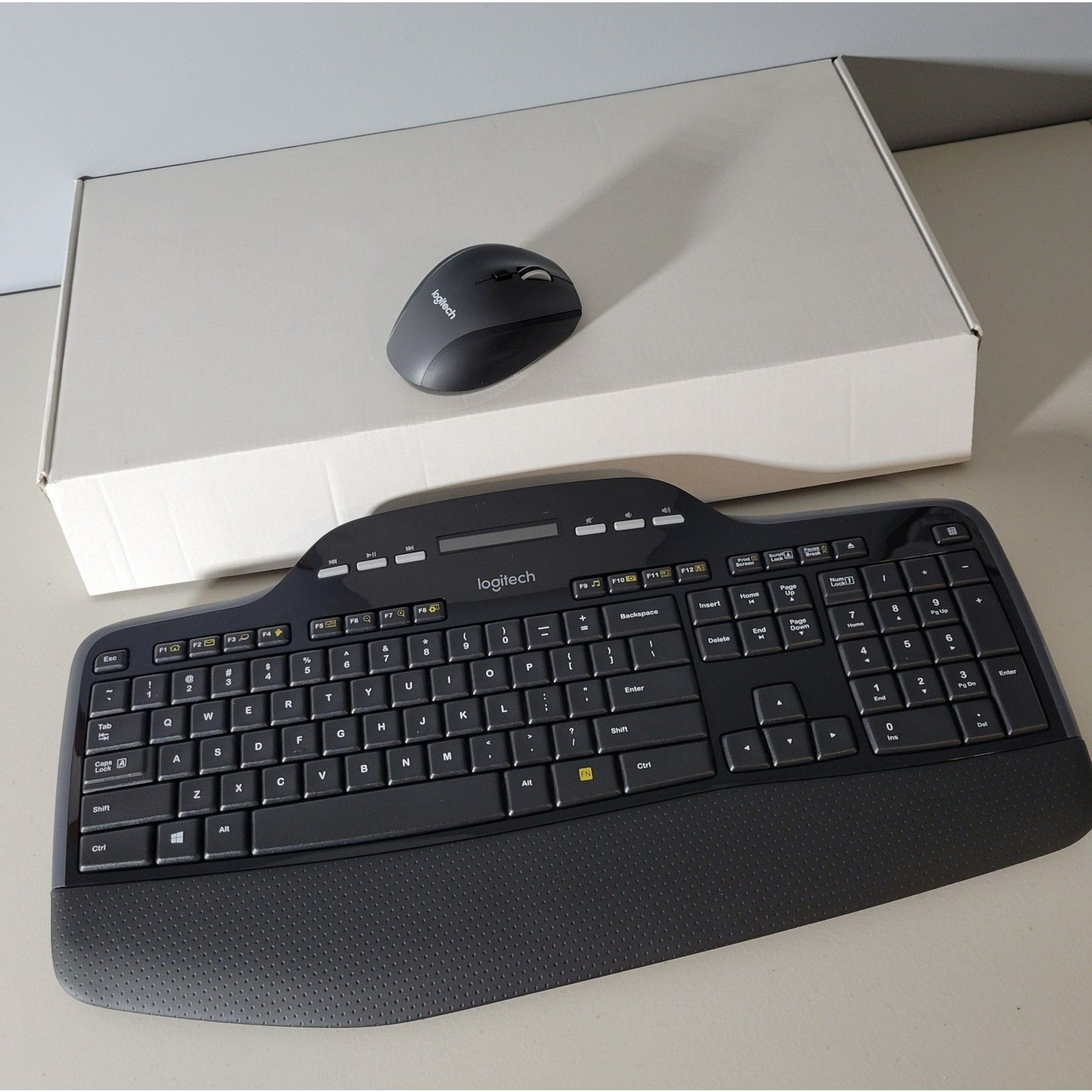 Logitech K710 Wireless Keyboard Mouse Combo w/ Box No USB Dongle Untested