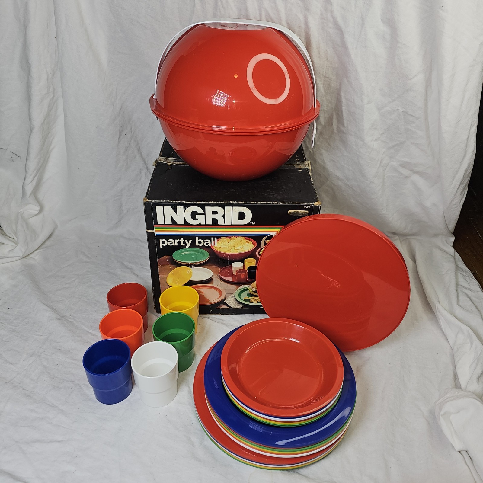 Vintage MCM INGRID Party Ball Picnic Camping Set Retro Red, Complete In Box Used