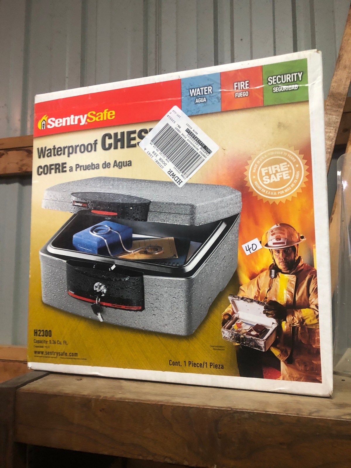 VINTAGE SENTRY WATERPROOF FIRE PROOF KEY LOCK SAFE STORAGE BOX CHEST NEW IN BOX