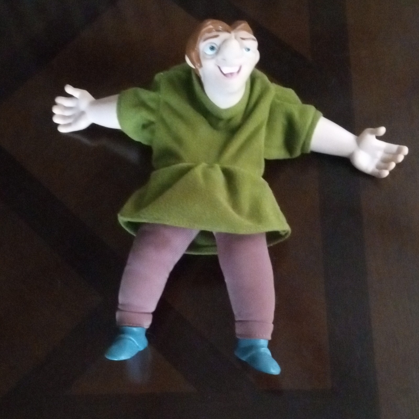 Disney Plush Doll Burger King Fast Food Premium Toy Green Outfit Age Level 3-7