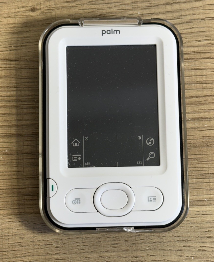 Palm Pilot Z22 Blue & White 2.5" 160 x 160 Pixel Color Touchscreen Handheld