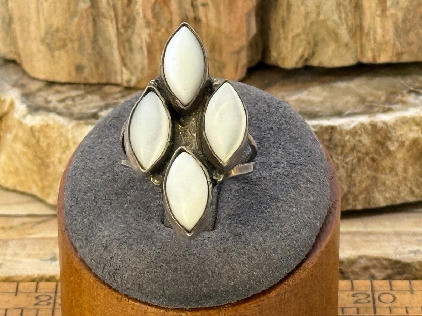 Vintage Navajo Native Sterling Silver Mother of Pearl 4 Stone Ring sz 7.5-665.26