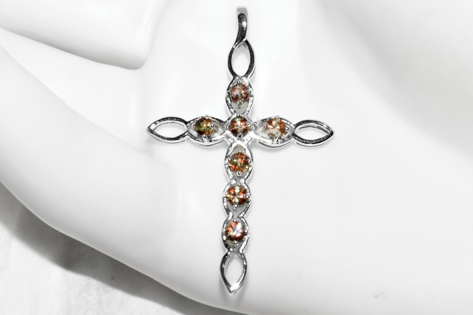 9ct White Gold Colour Shift Andalusite Cross Pendant 46mm 3.35g 0.28ct Boxed