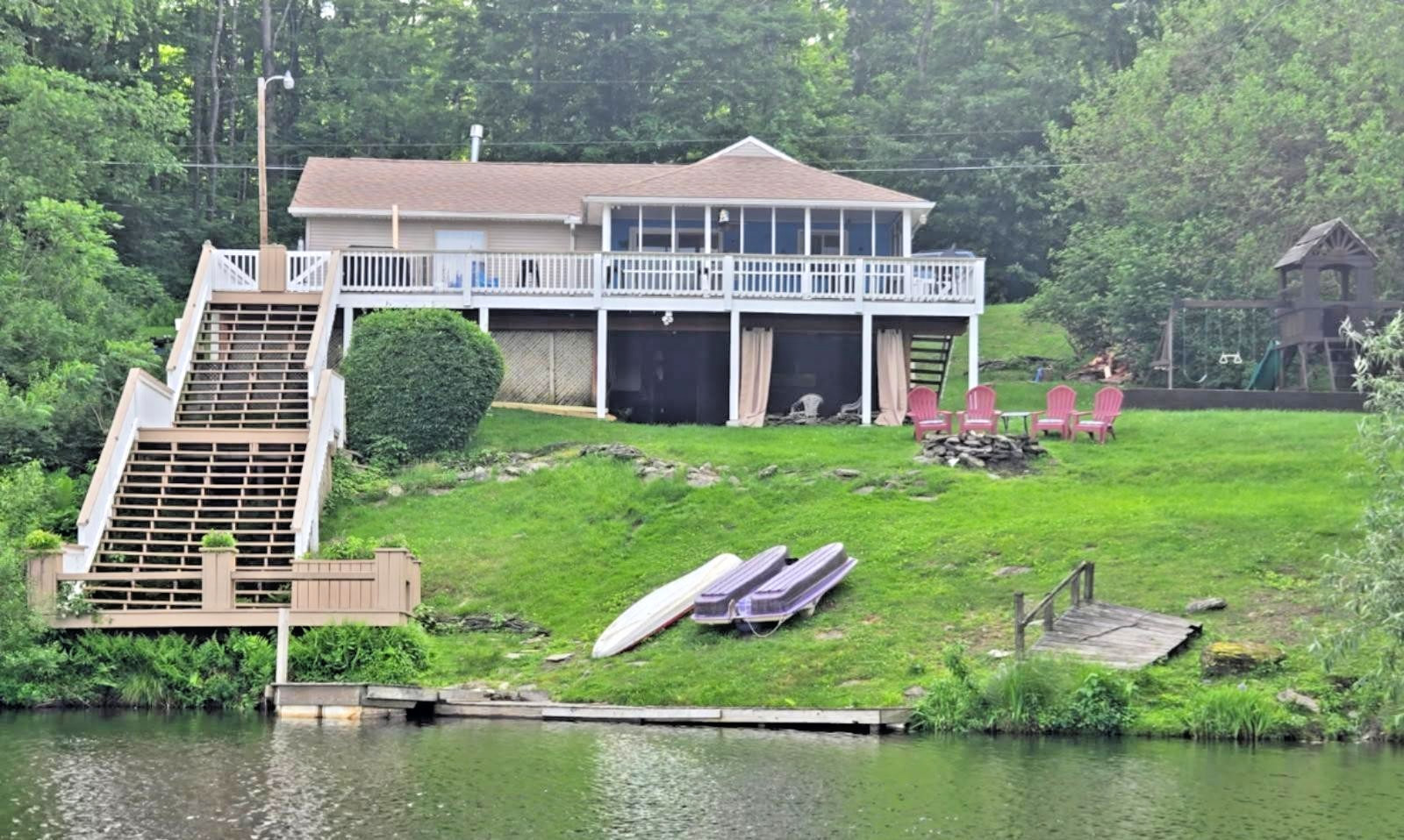 PA Lakefront 3BR/2BA Vacation Home Year-Round Fishing by Elk Mountain Ski Resort