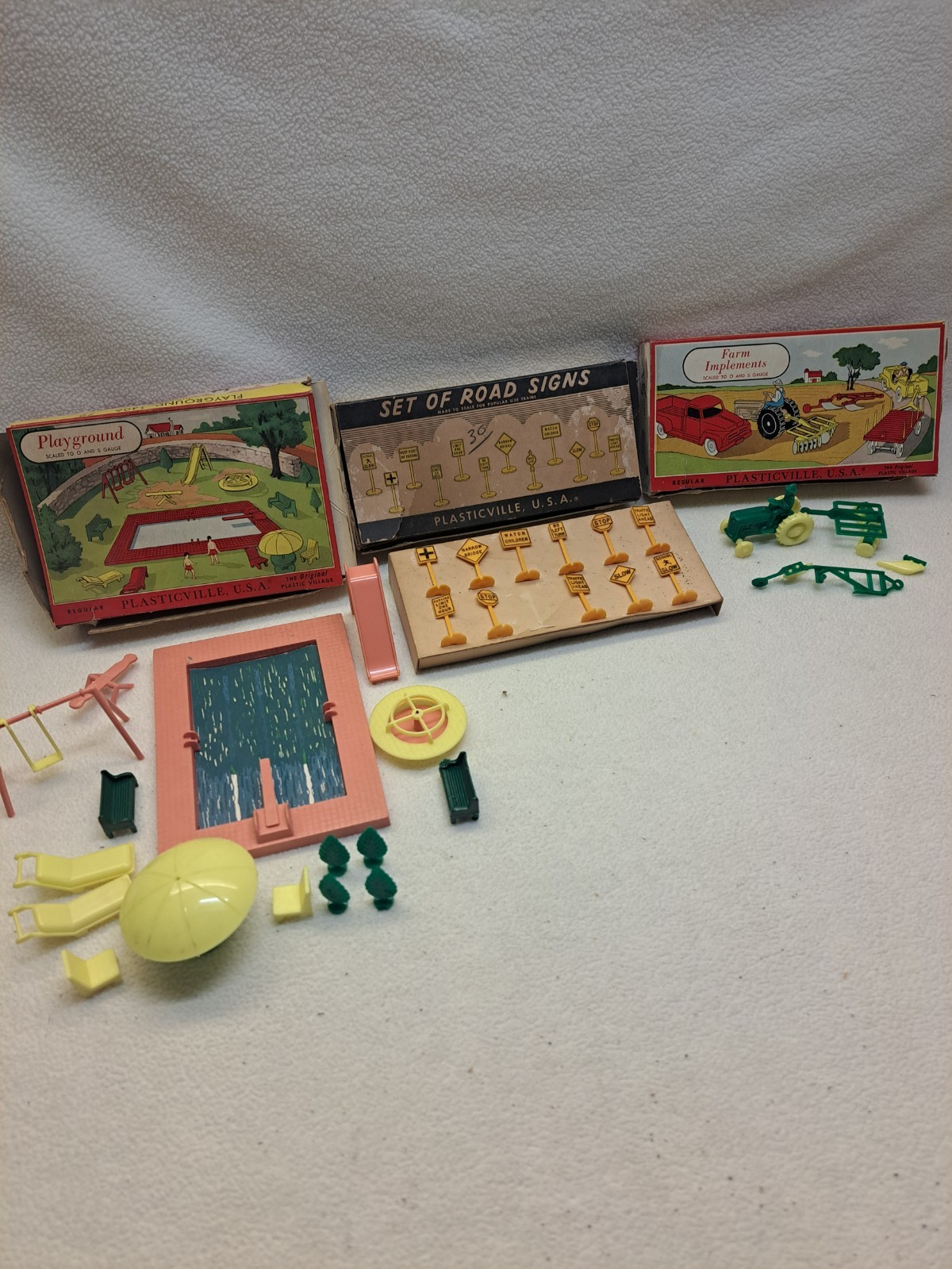 Vintage Plasticville USA Playground, Road Signs & Farm Implements O & S Gauge