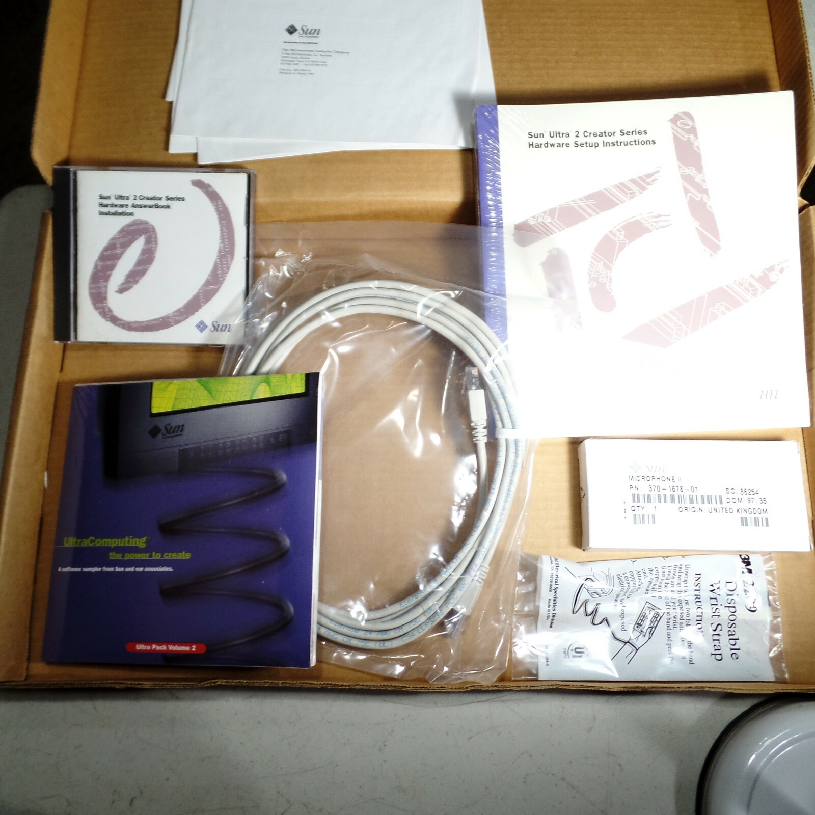 Sun Microsystems Ultra 2 Manuals Software Sampler CD set of 6 Cable Micrphone ++