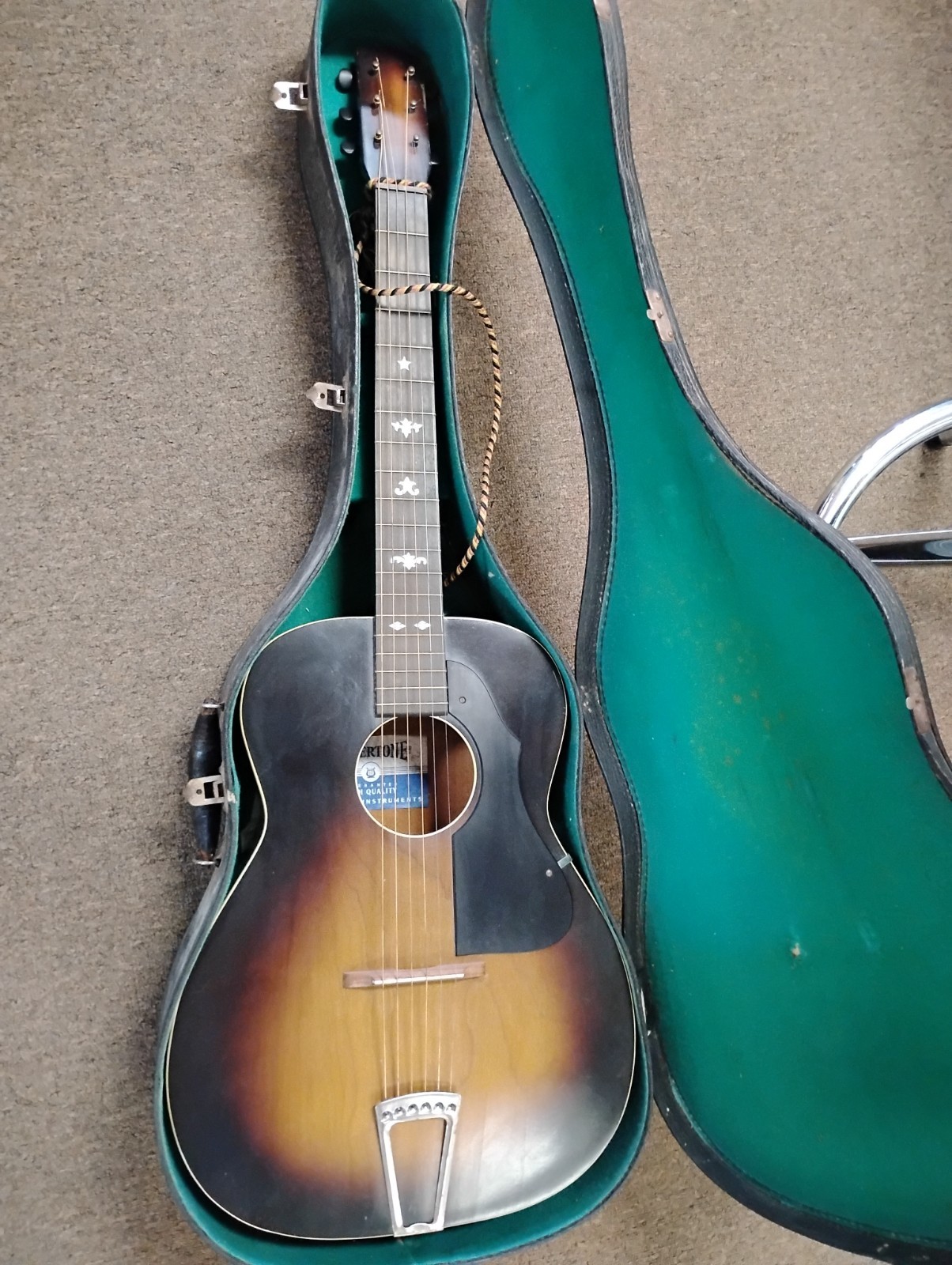 Supertone Vintage Guitar W/OHSC