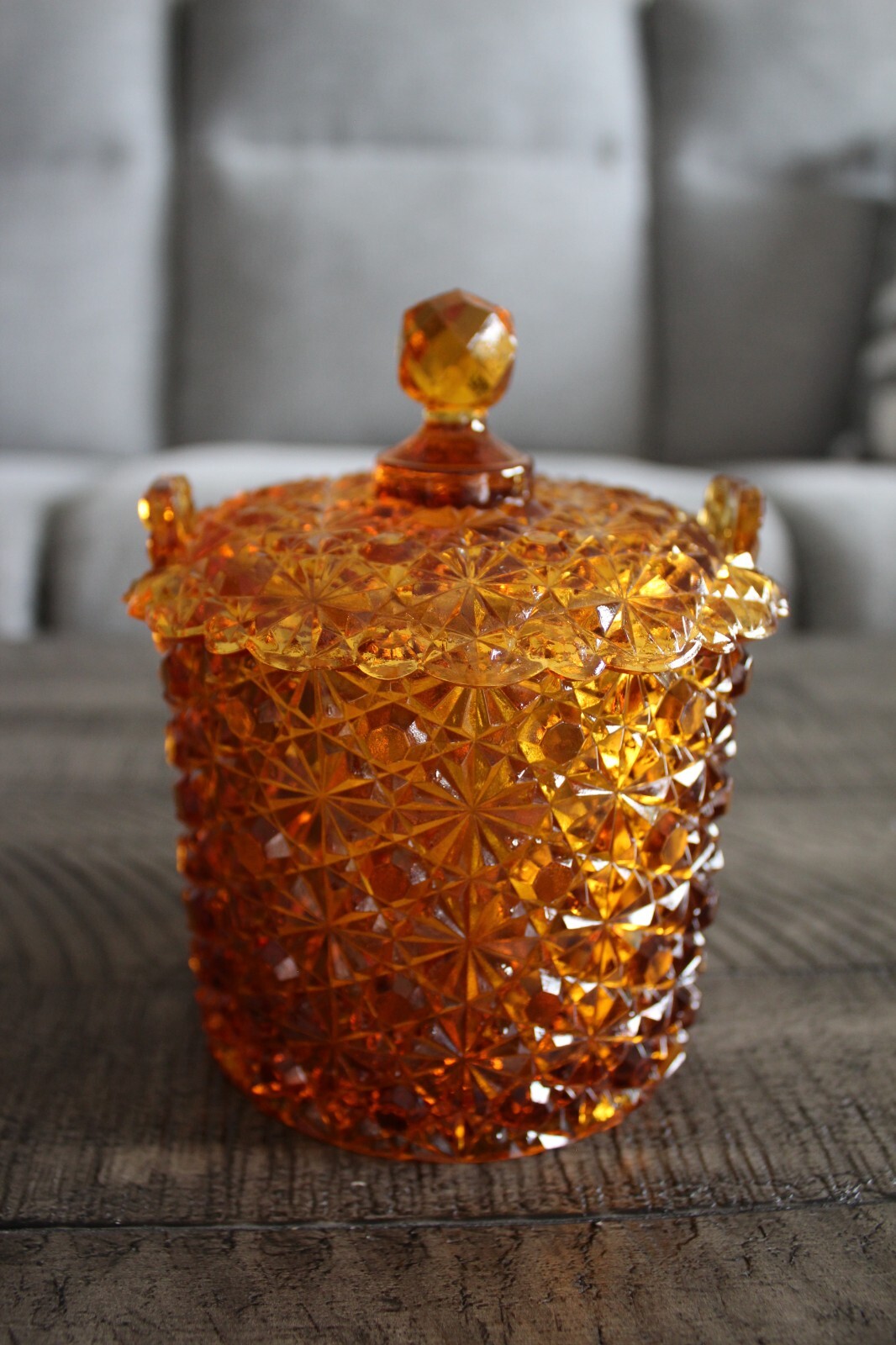 BEAUTIFUL VTG FENTON Amber DAISY & BUTTON Glass Lidded Candy Dish Jar 5.75"H