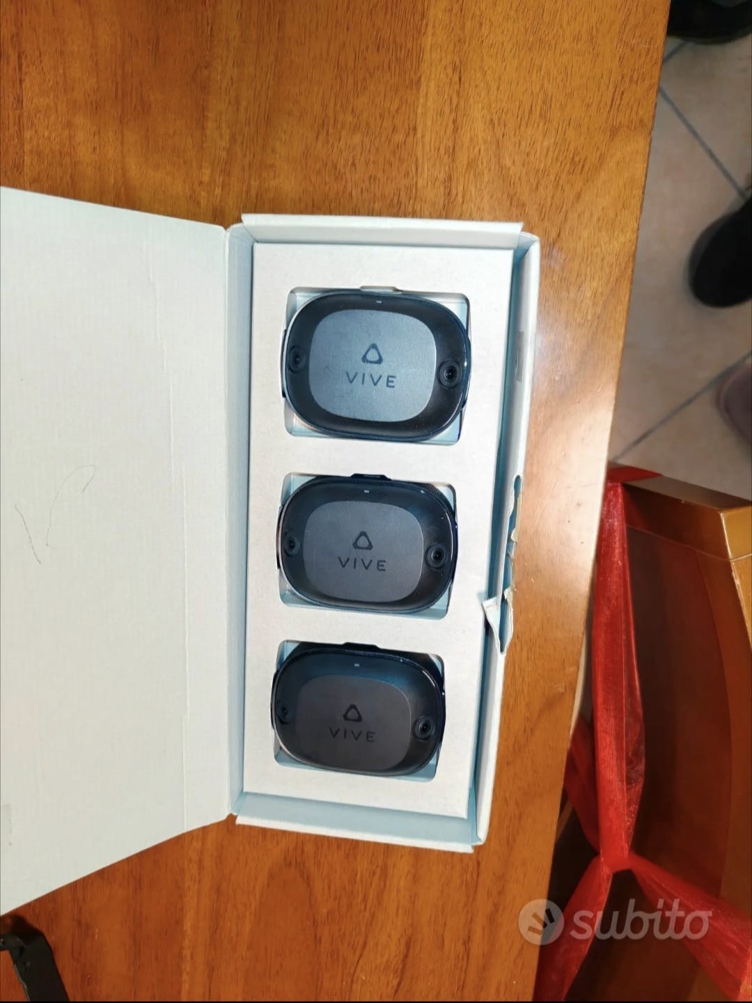 HTC Vive Ultimate Trackers - VR - 3 Piece