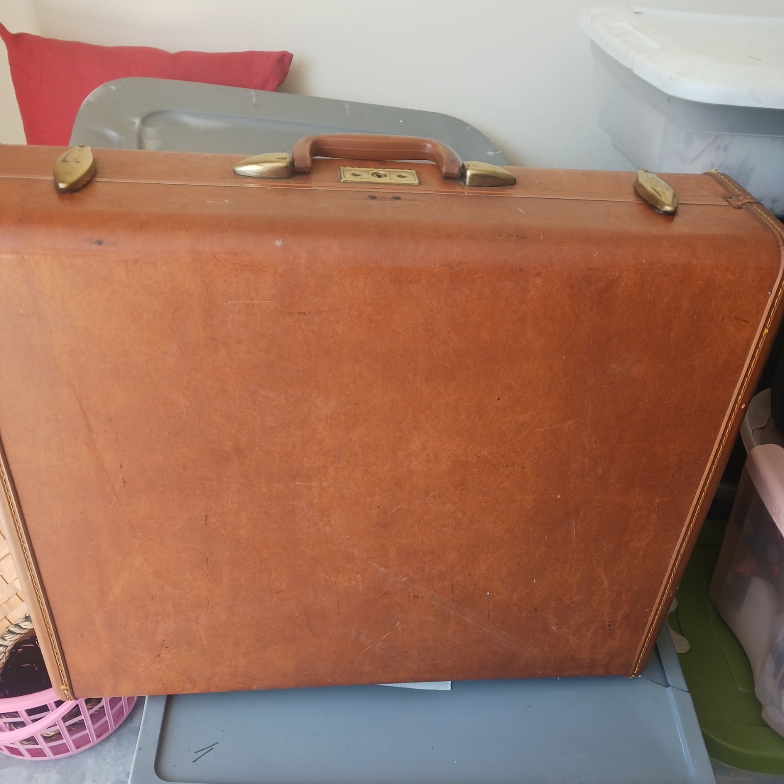 Vintage Large Samsonite  Streamlite Hard Shel Suitcase 24.5x19x6.5 Luggage brown